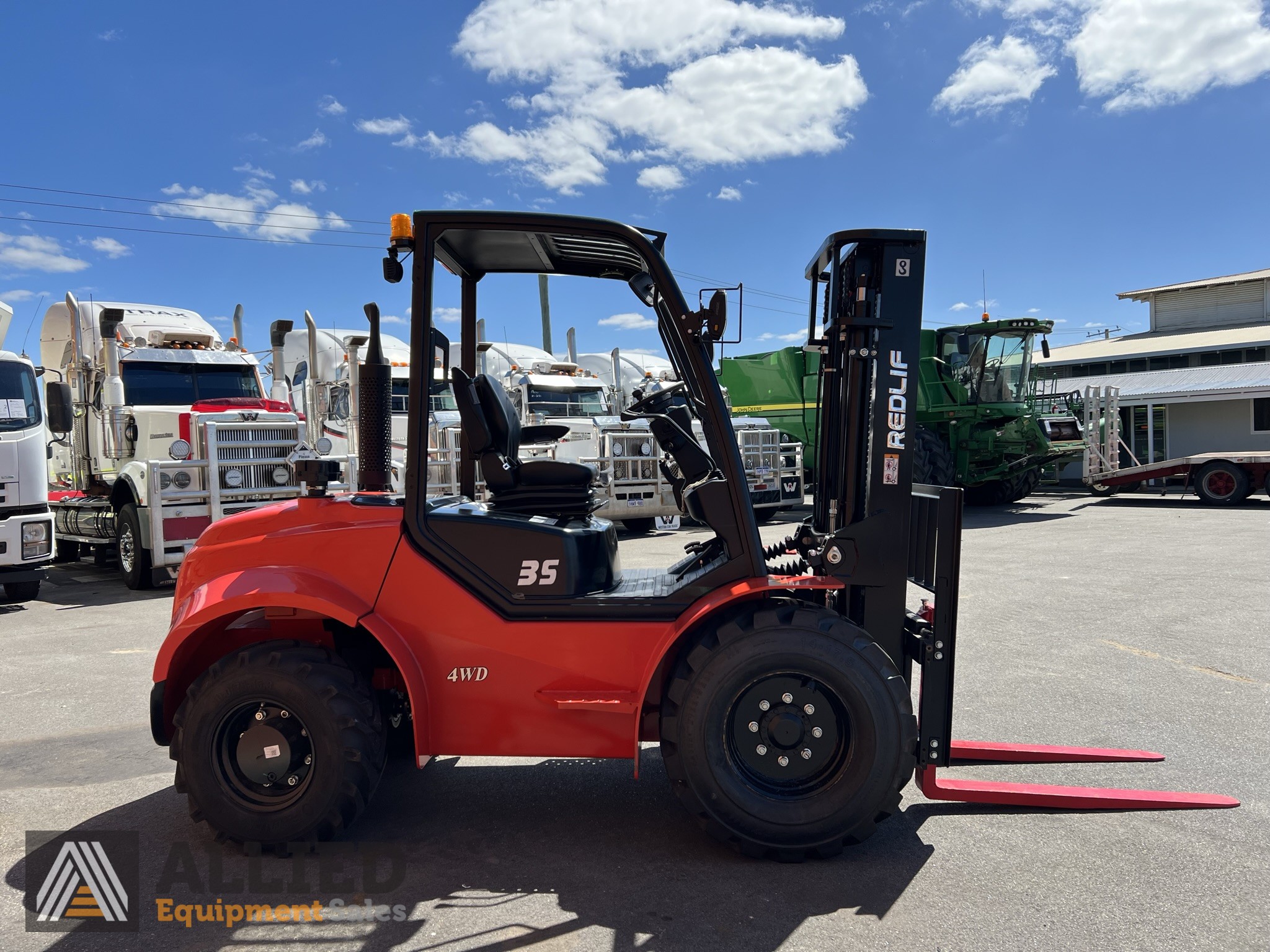 2022 REDLIFT CPCD35-XW33C-RT4 DIESEL ROUGH TERRAIN FORKLIFT