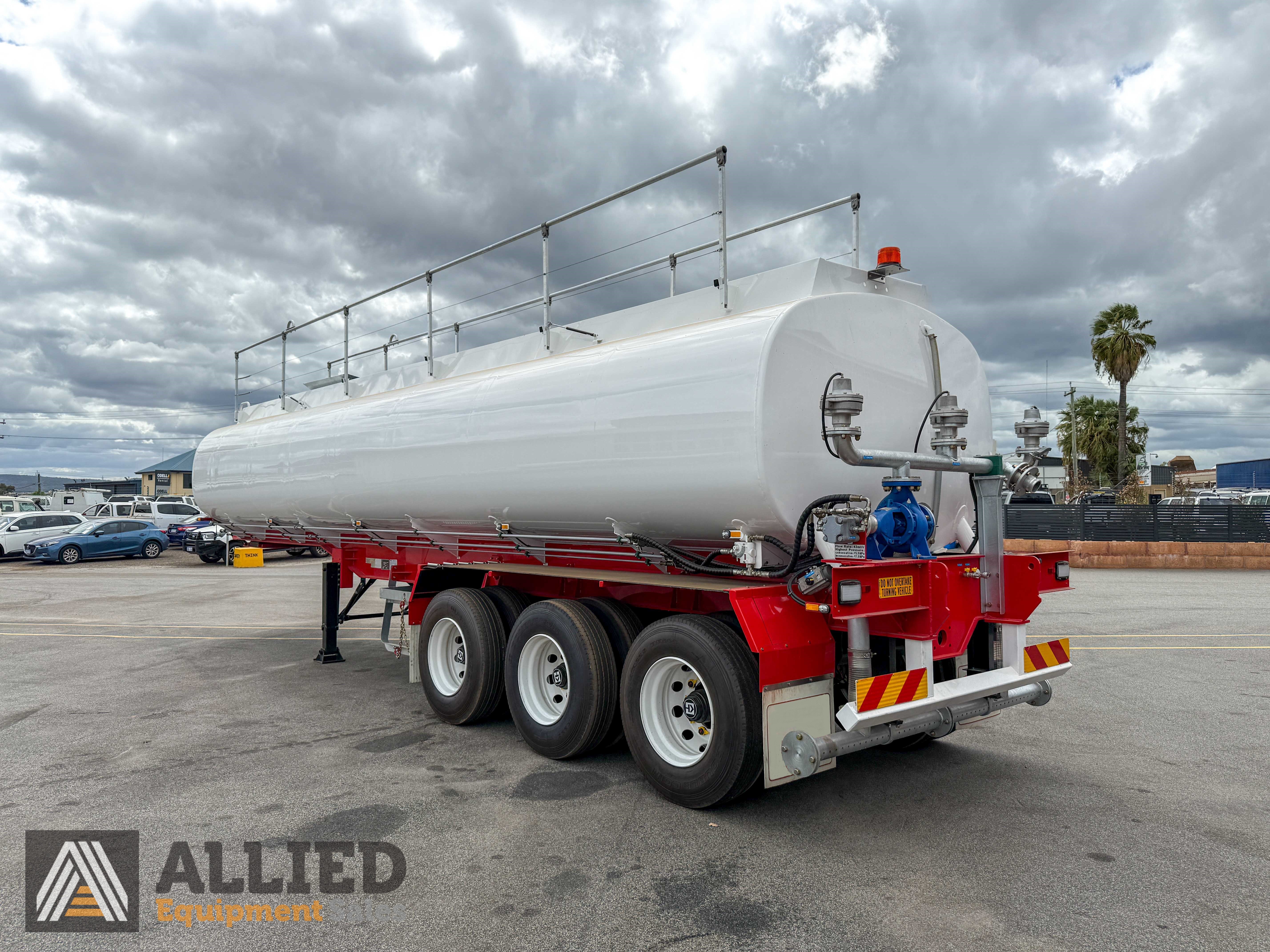 NEW 2025 JAMIESON TRI AXLE WATER TANKER TRAILER