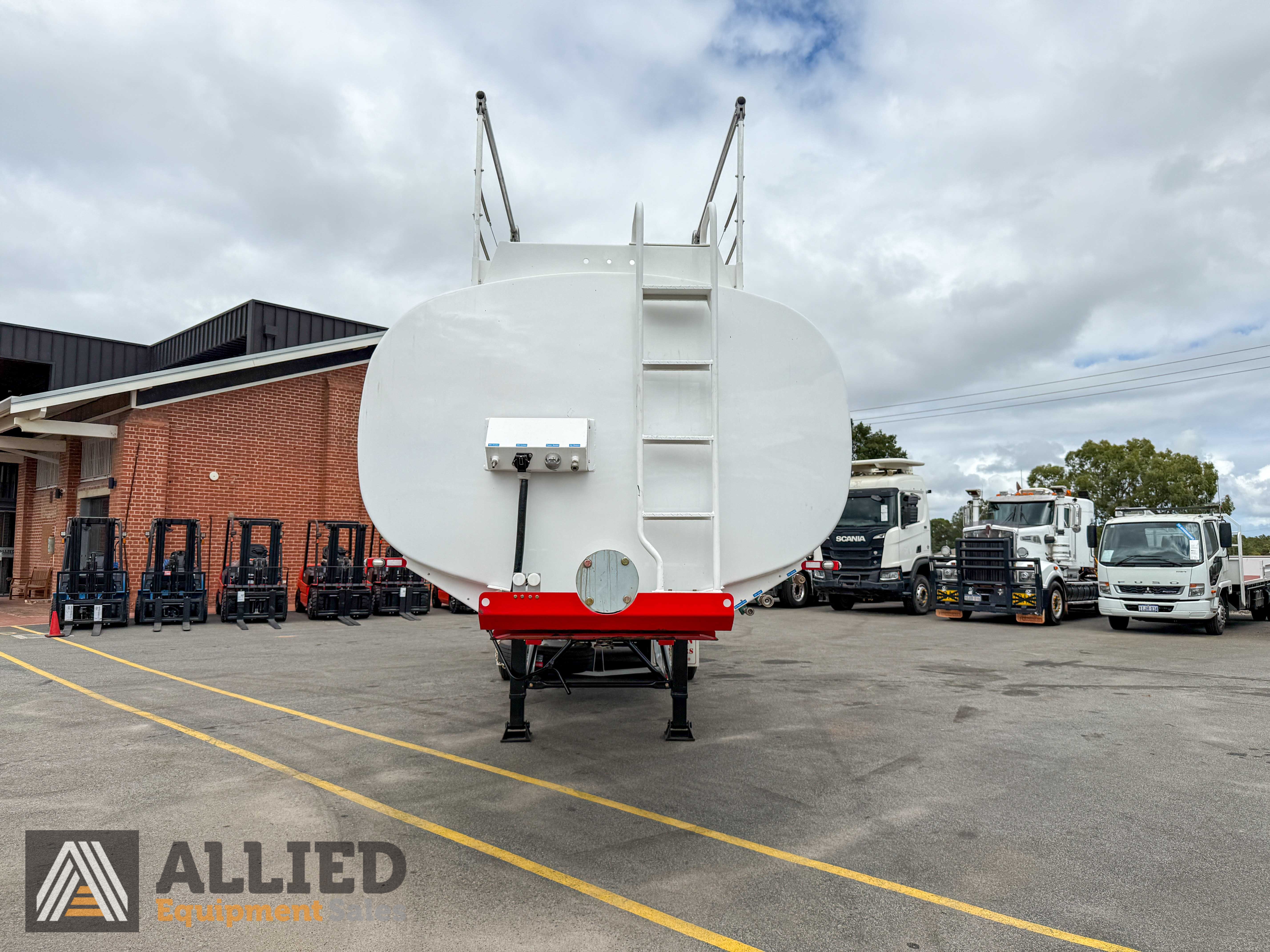 NEW 2025 JAMIESON TRI AXLE WATER TANKER TRAILER