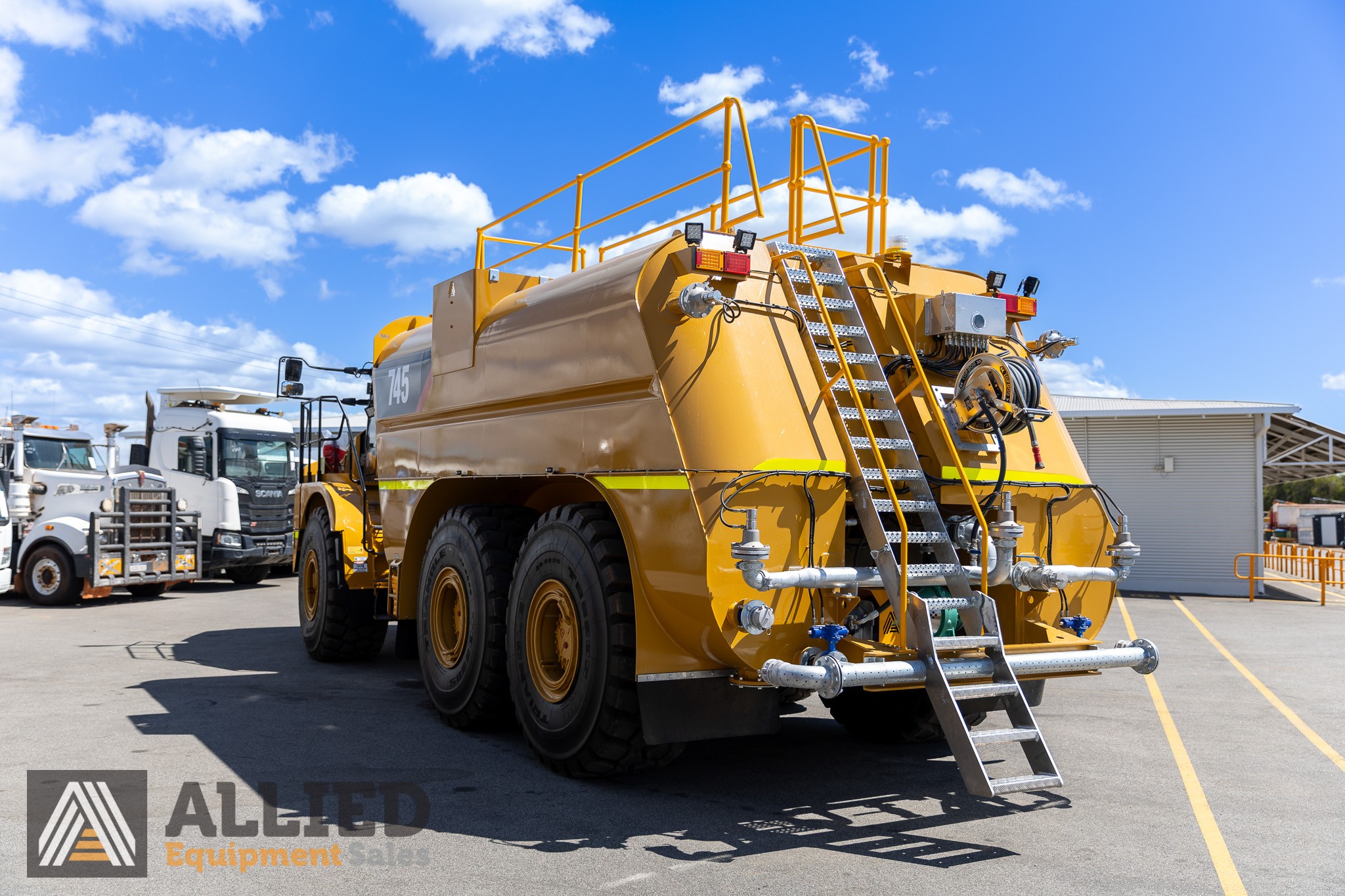 CATERPILLAR 745 ARTICULATED WATER CART C/W NEW BWF WATER MODULE