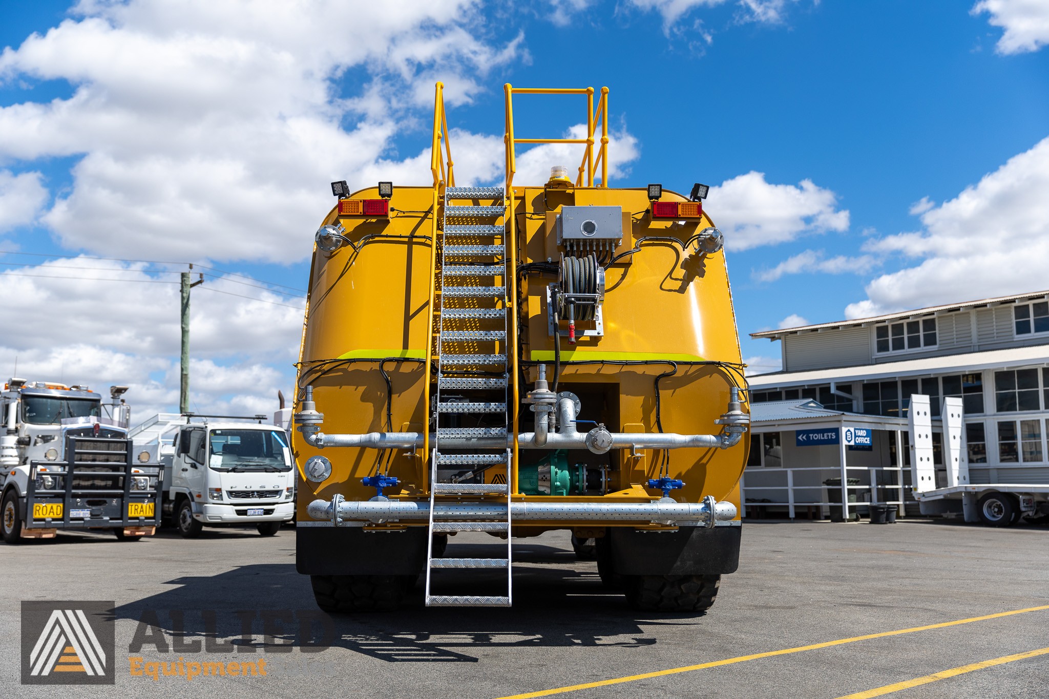 CATERPILLAR 745 ARTICULATED WATER CART C/W NEW BWF WATER MODULE