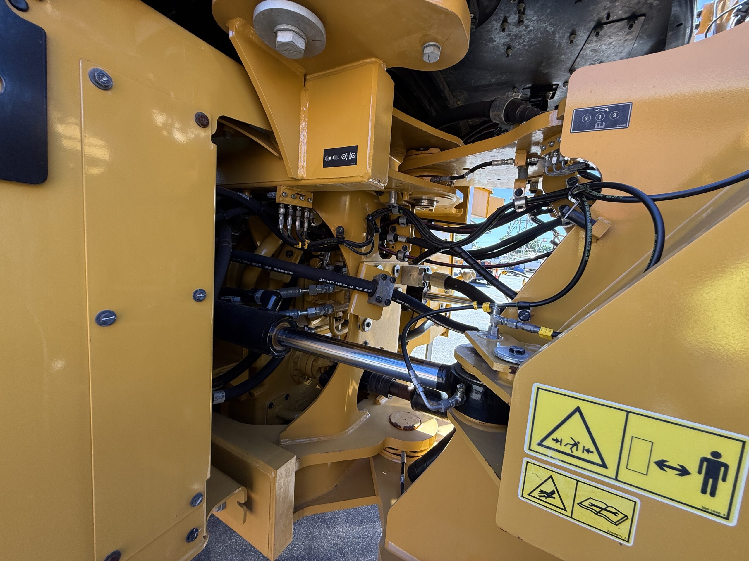 2022 CATERPILLAR 972NG WHEEL LOADER