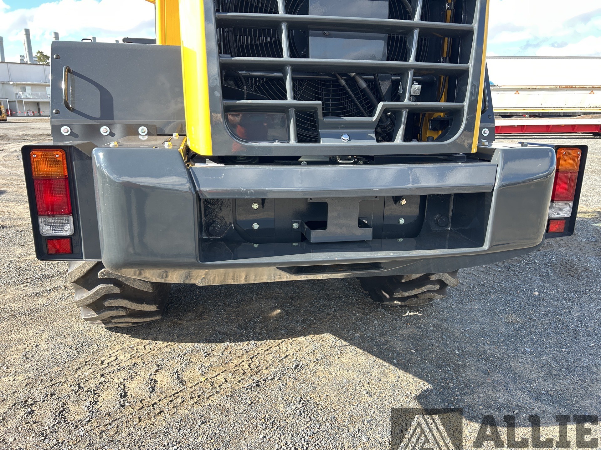 2023 KOMATSU WA100-8 WHEEL LOADER