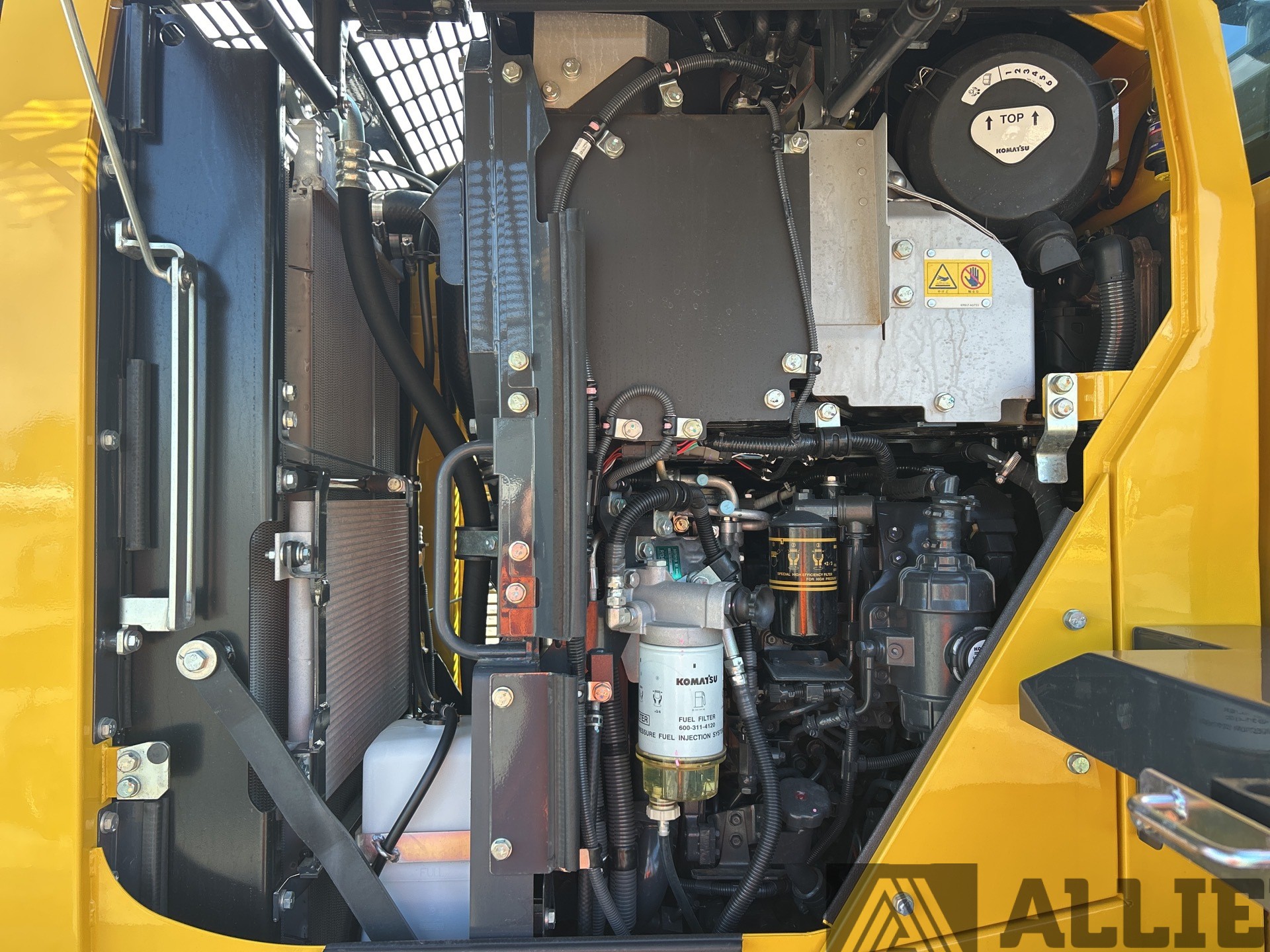 2023 KOMATSU WA100-8 WHEEL LOADER