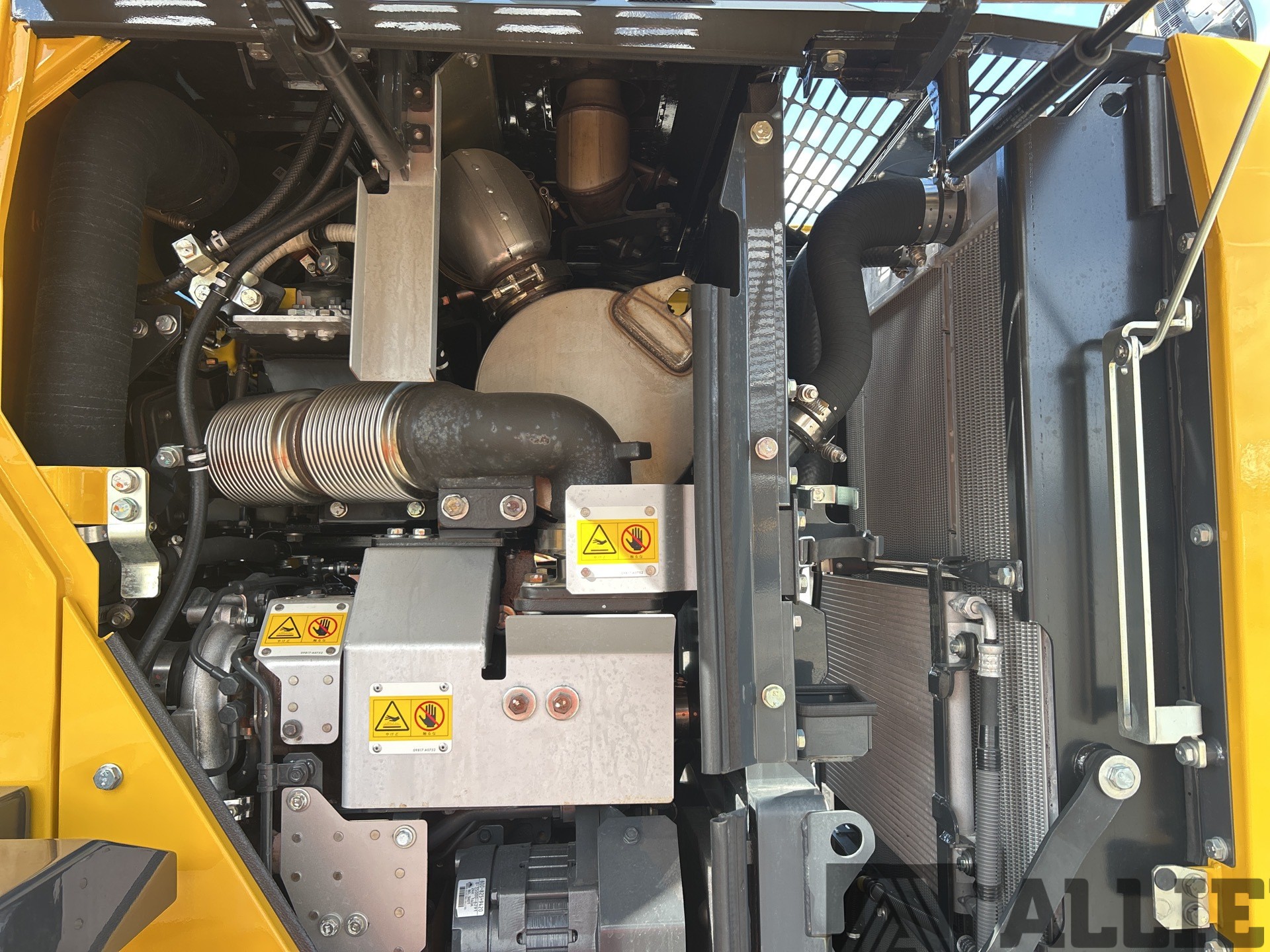 2023 KOMATSU WA100-8 WHEEL LOADER