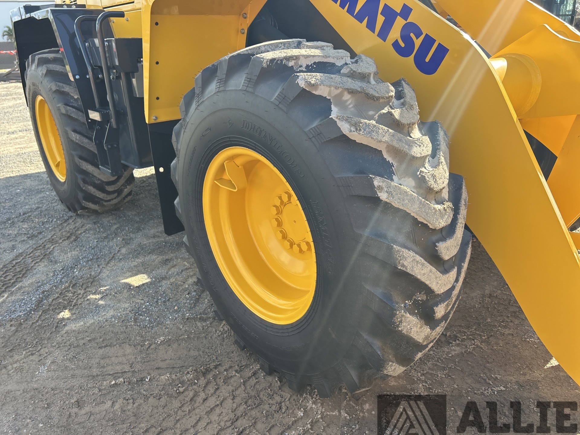 2023 KOMATSU WA100-8 WHEEL LOADER