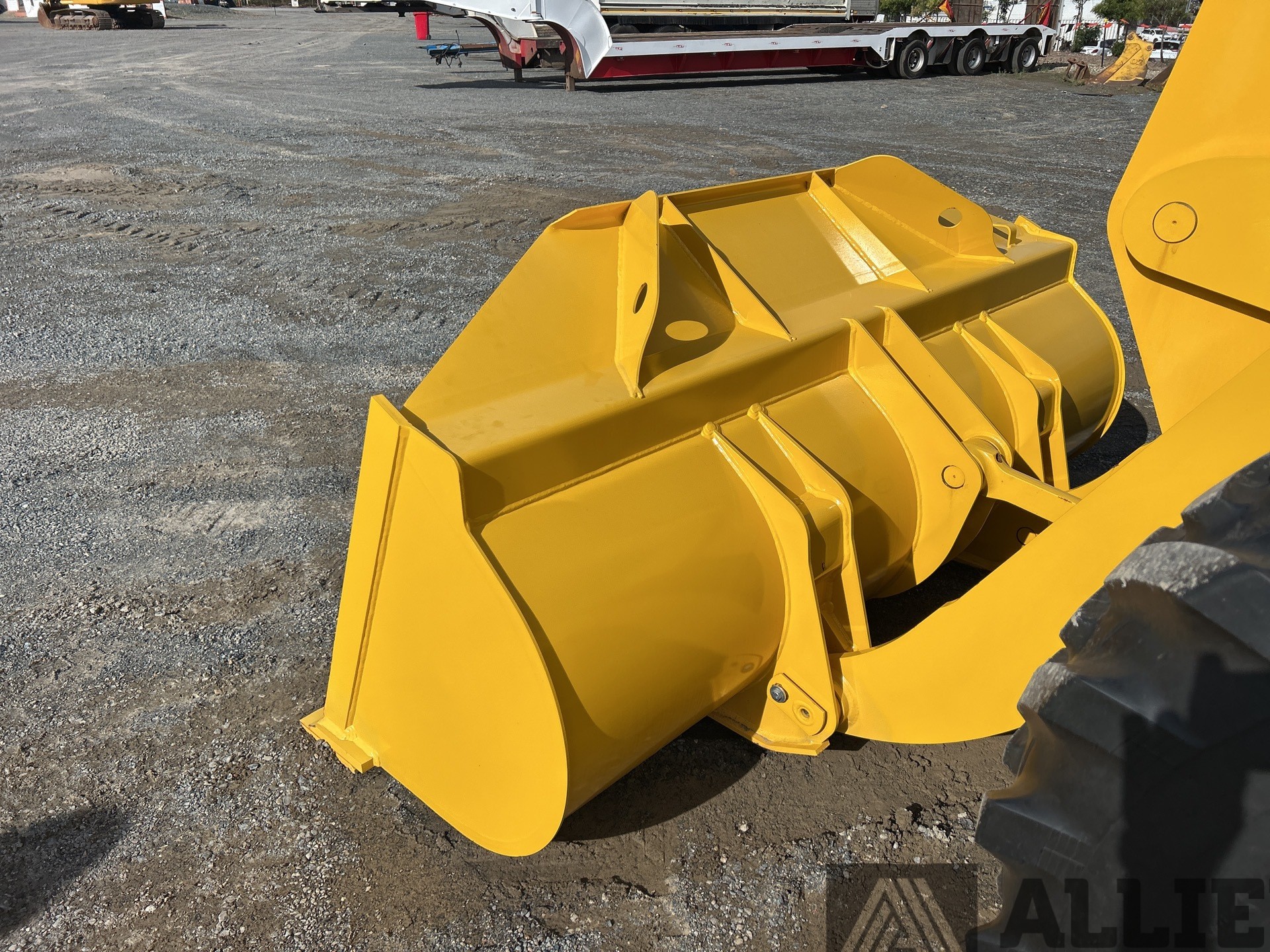 2023 KOMATSU WA100-8 WHEEL LOADER