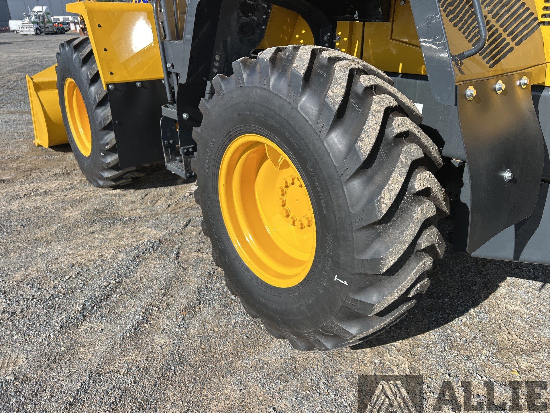 2023 KOMATSU WA100-8 WHEEL LOADER