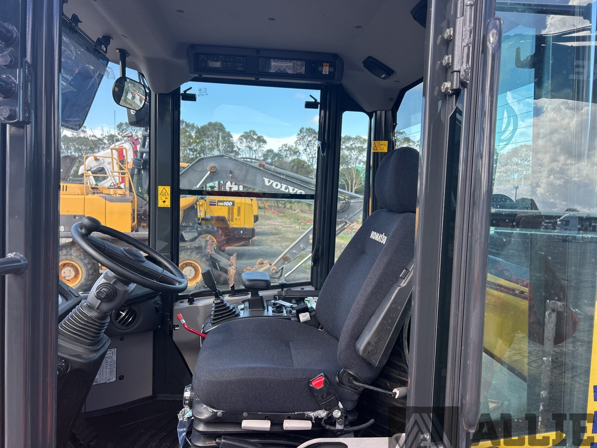 2023 KOMATSU WA100-8 WHEEL LOADER