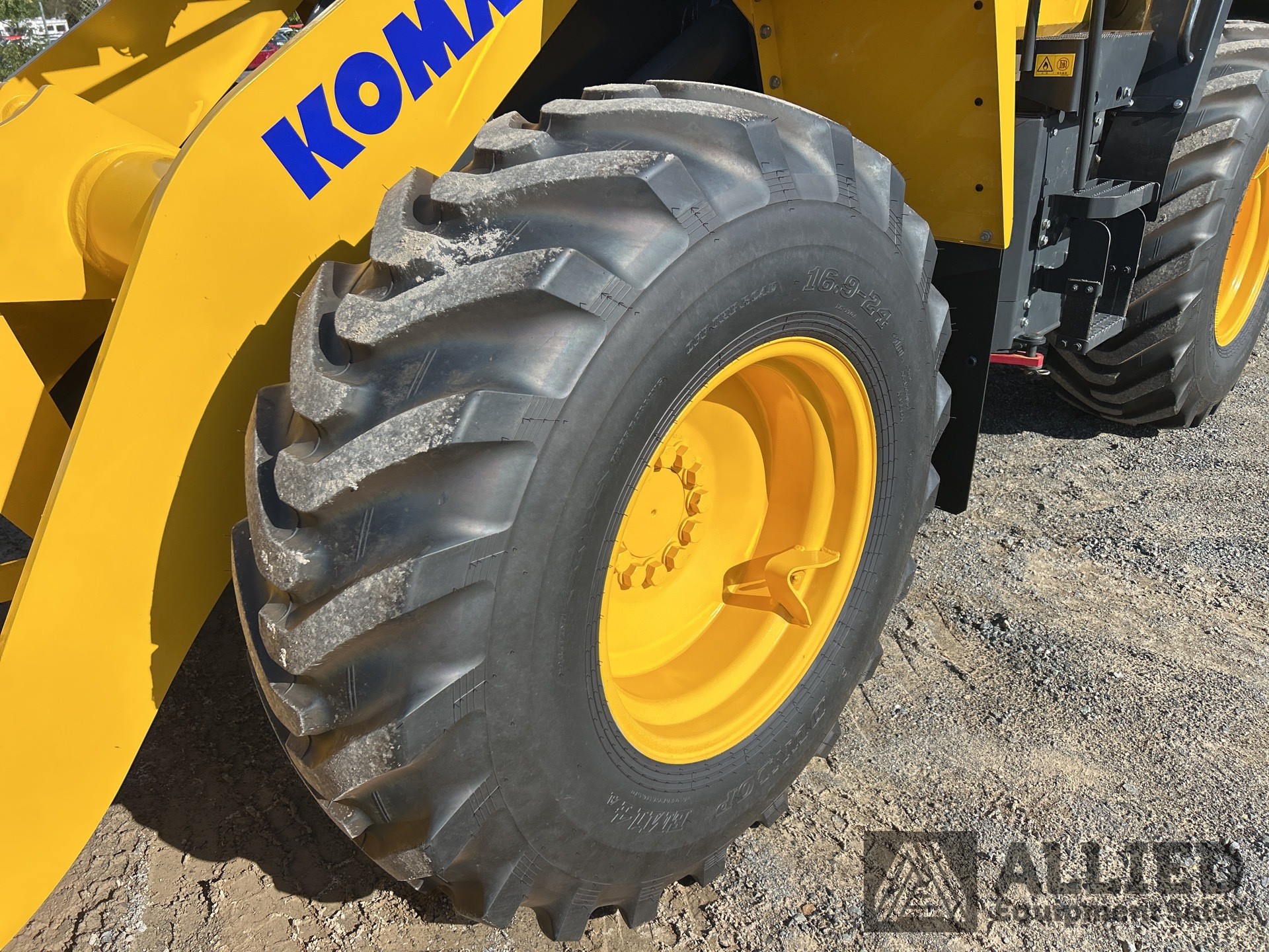 2023 KOMATSU WA100-8 WHEEL LOADER