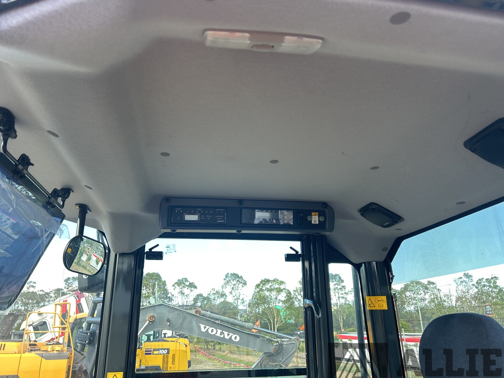 2023 KOMATSU WA100-8 WHEEL LOADER