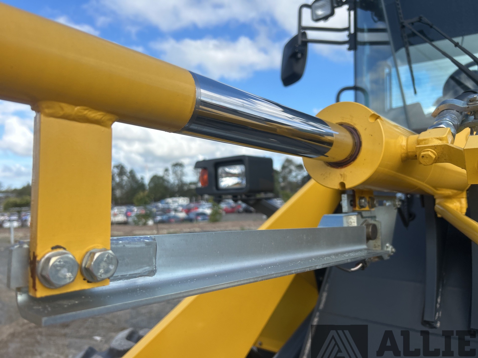 2023 KOMATSU WA100-8 WHEEL LOADER