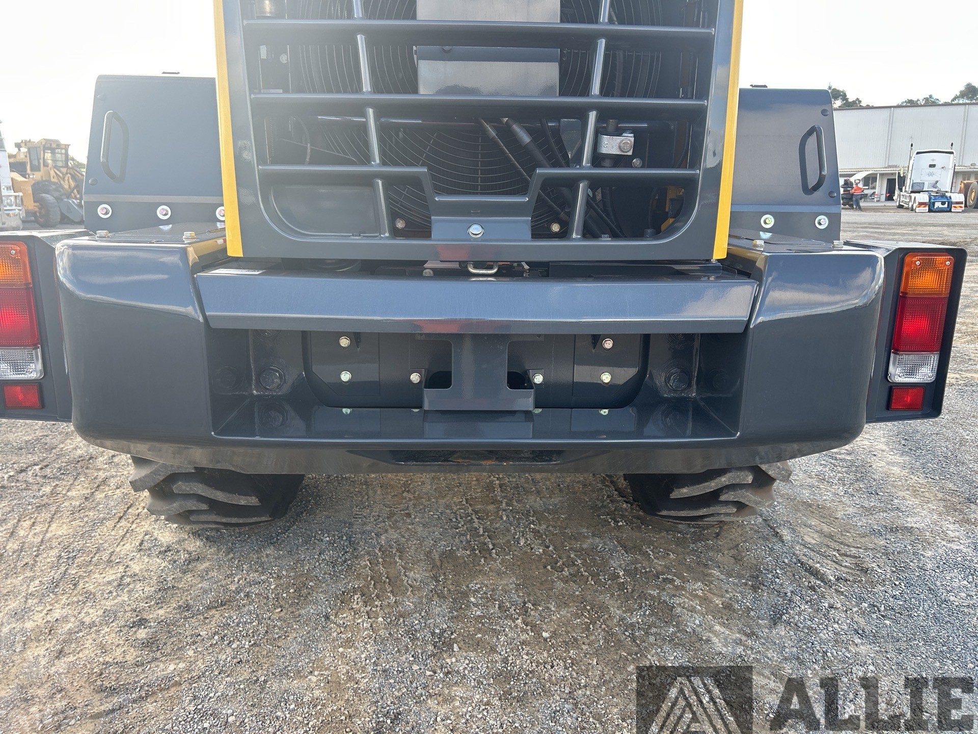 2023 KOMATSU WA100-8 WHEEL LOADER