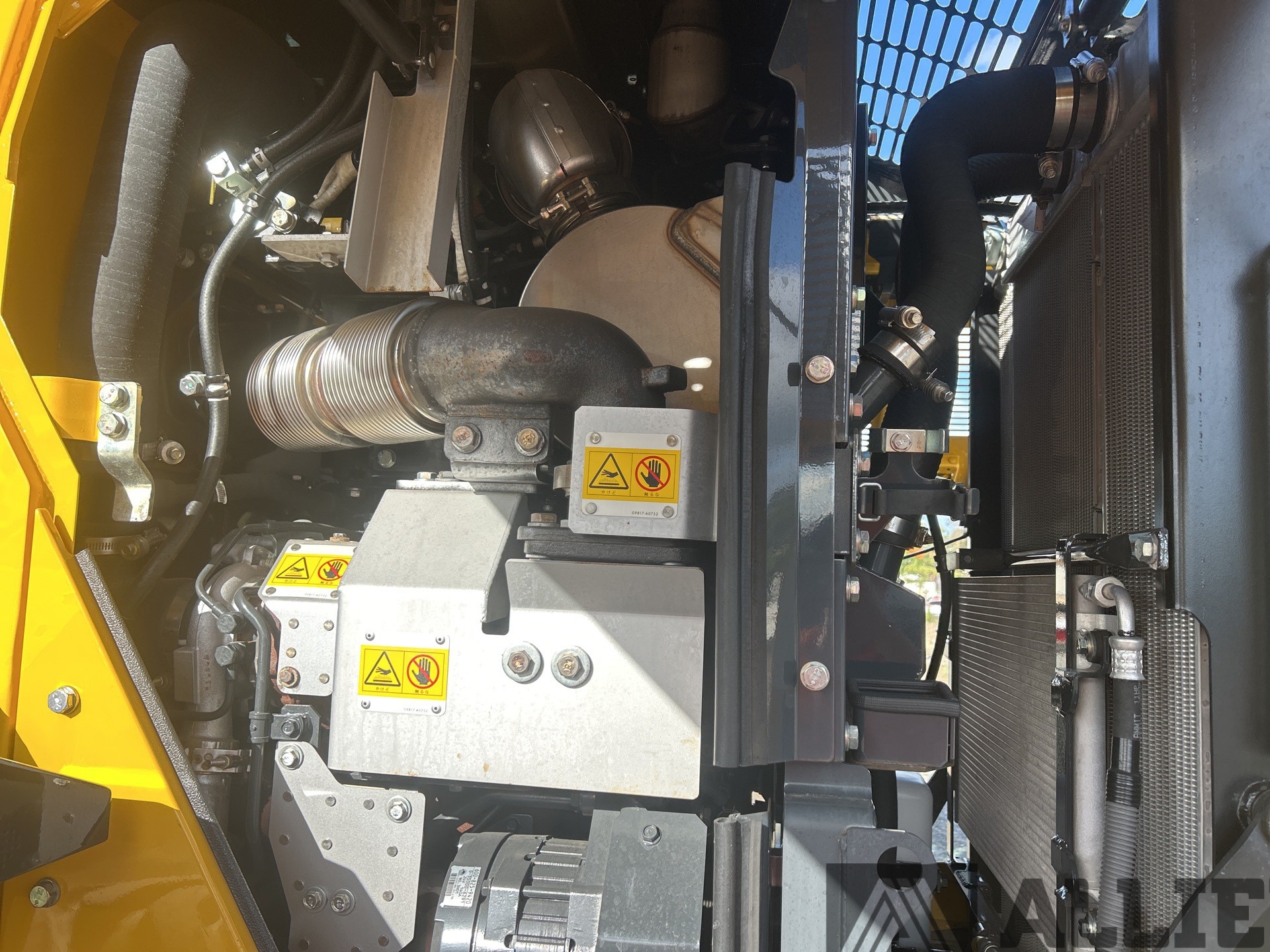2023 KOMATSU WA100-8 WHEEL LOADER