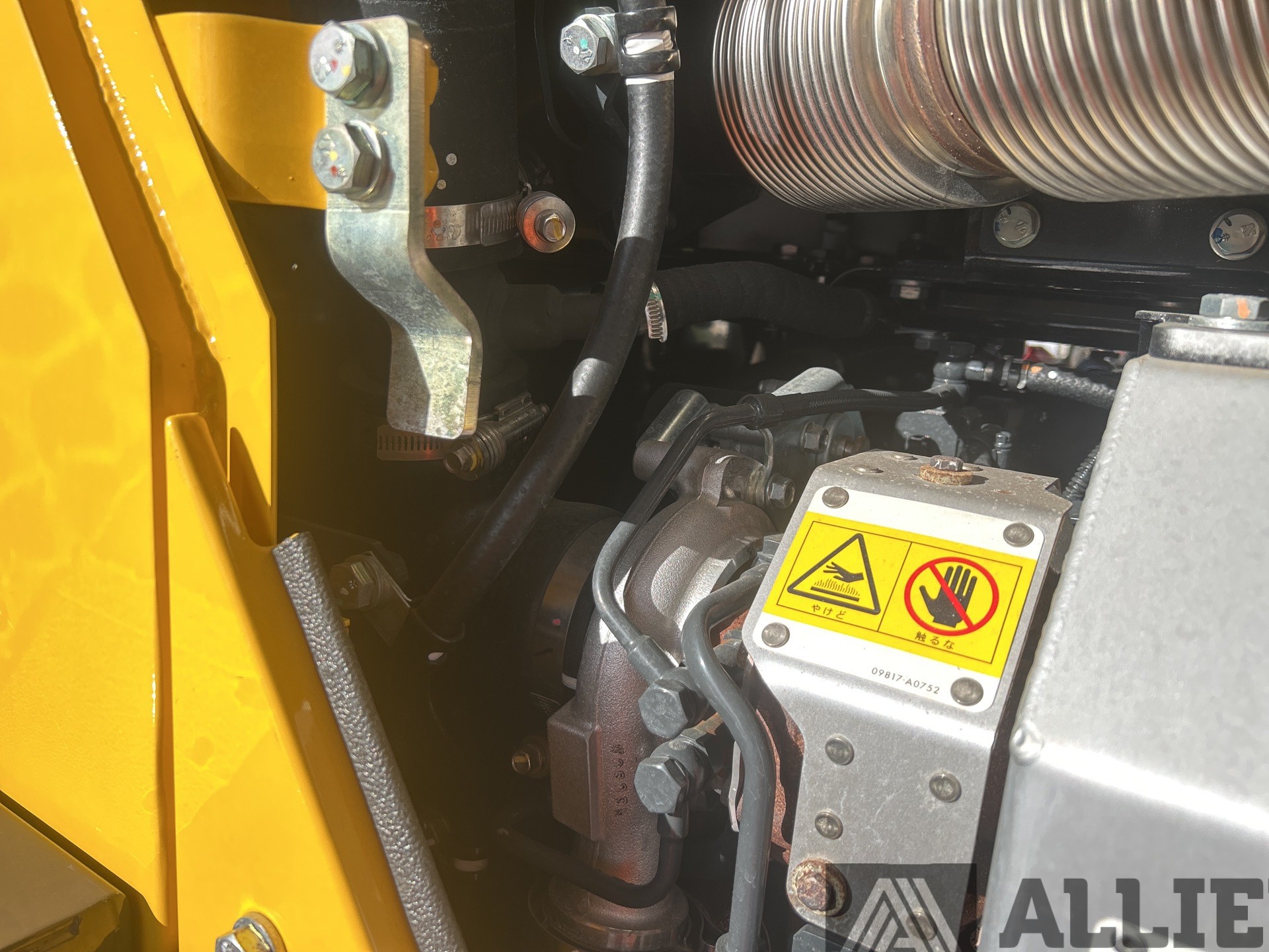 2023 KOMATSU WA100-8 WHEEL LOADER
