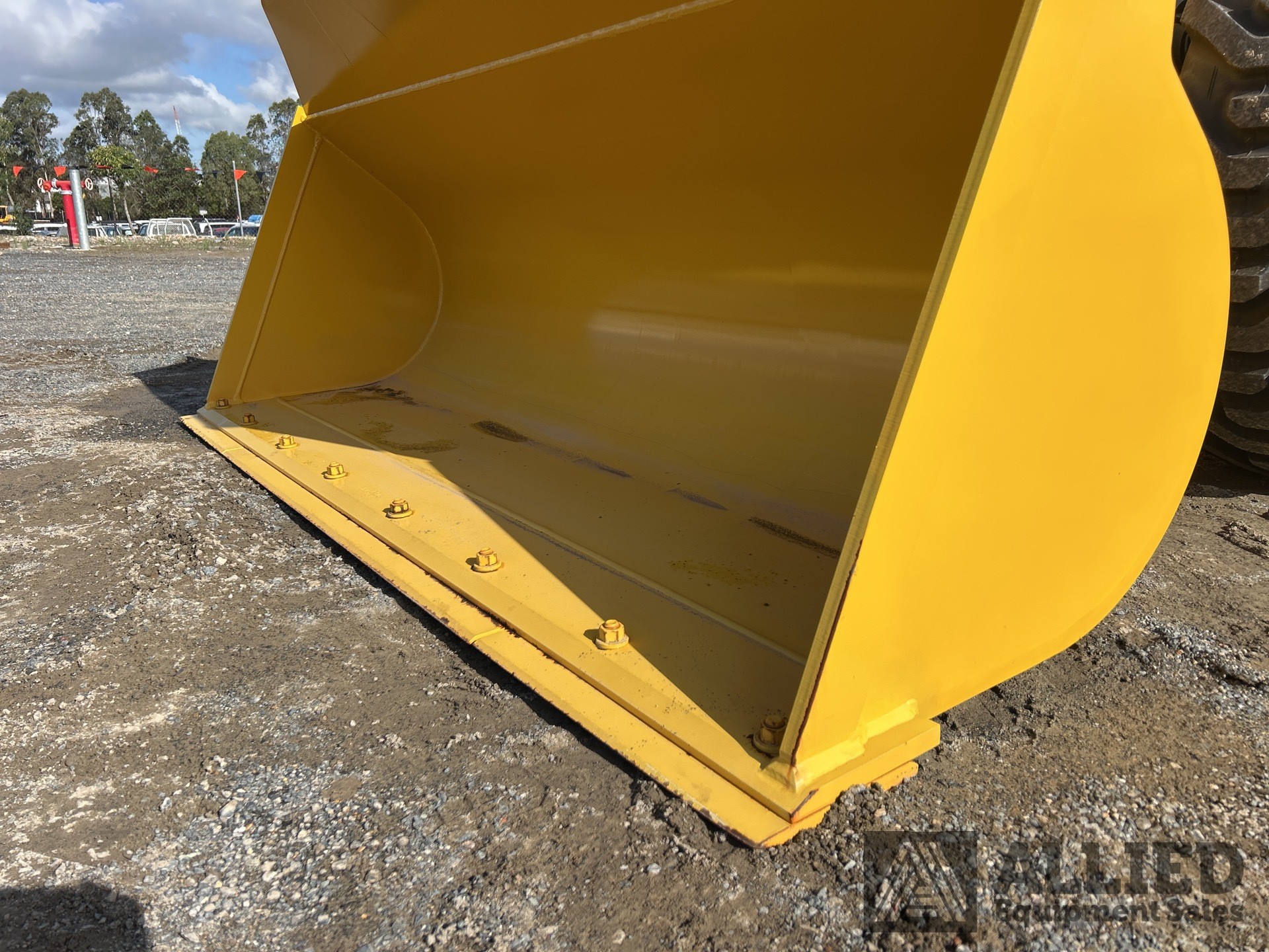 2023 KOMATSU WA100-8 WHEEL LOADER