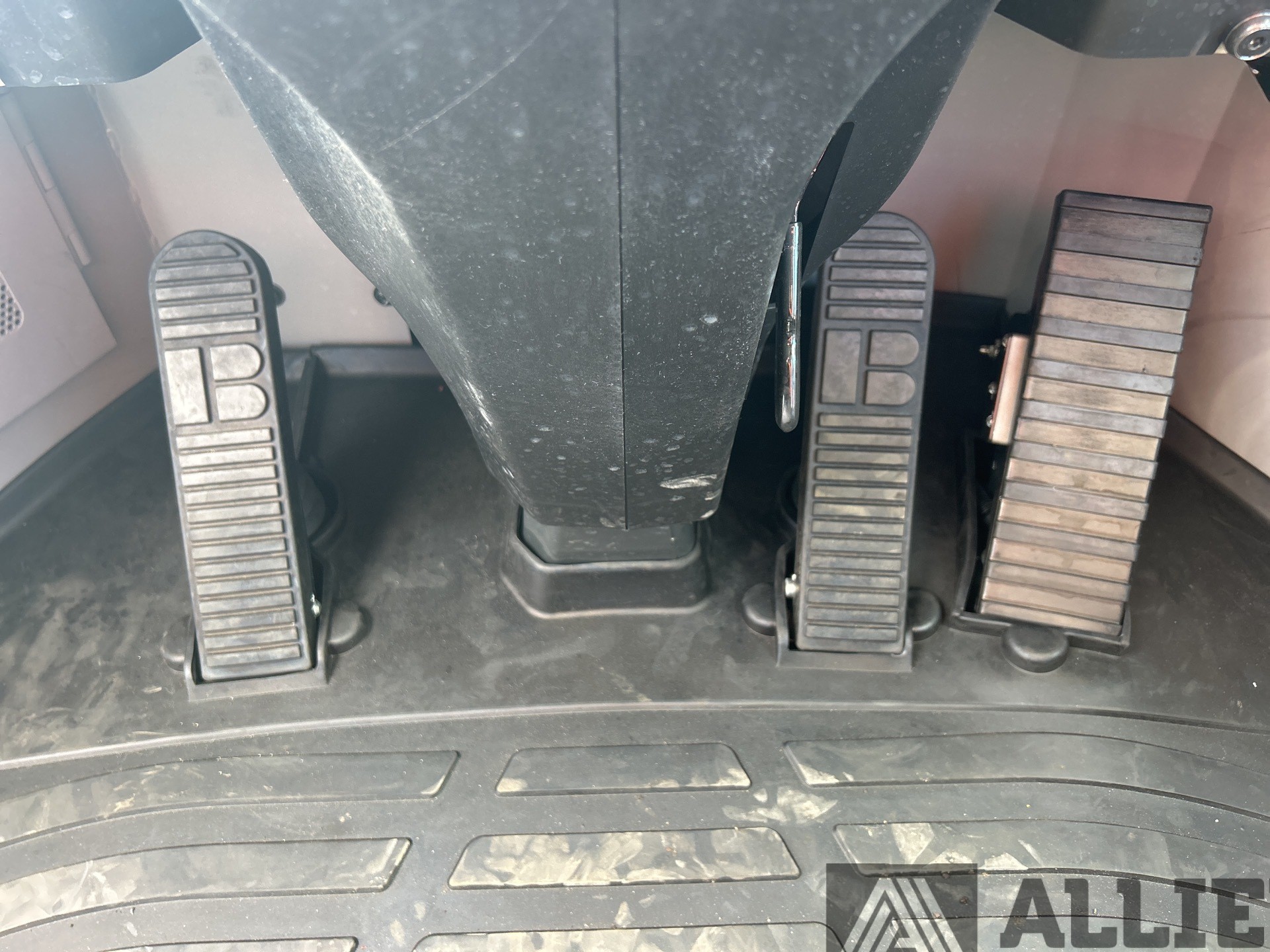 2023 KOMATSU WA100-8 WHEEL LOADER