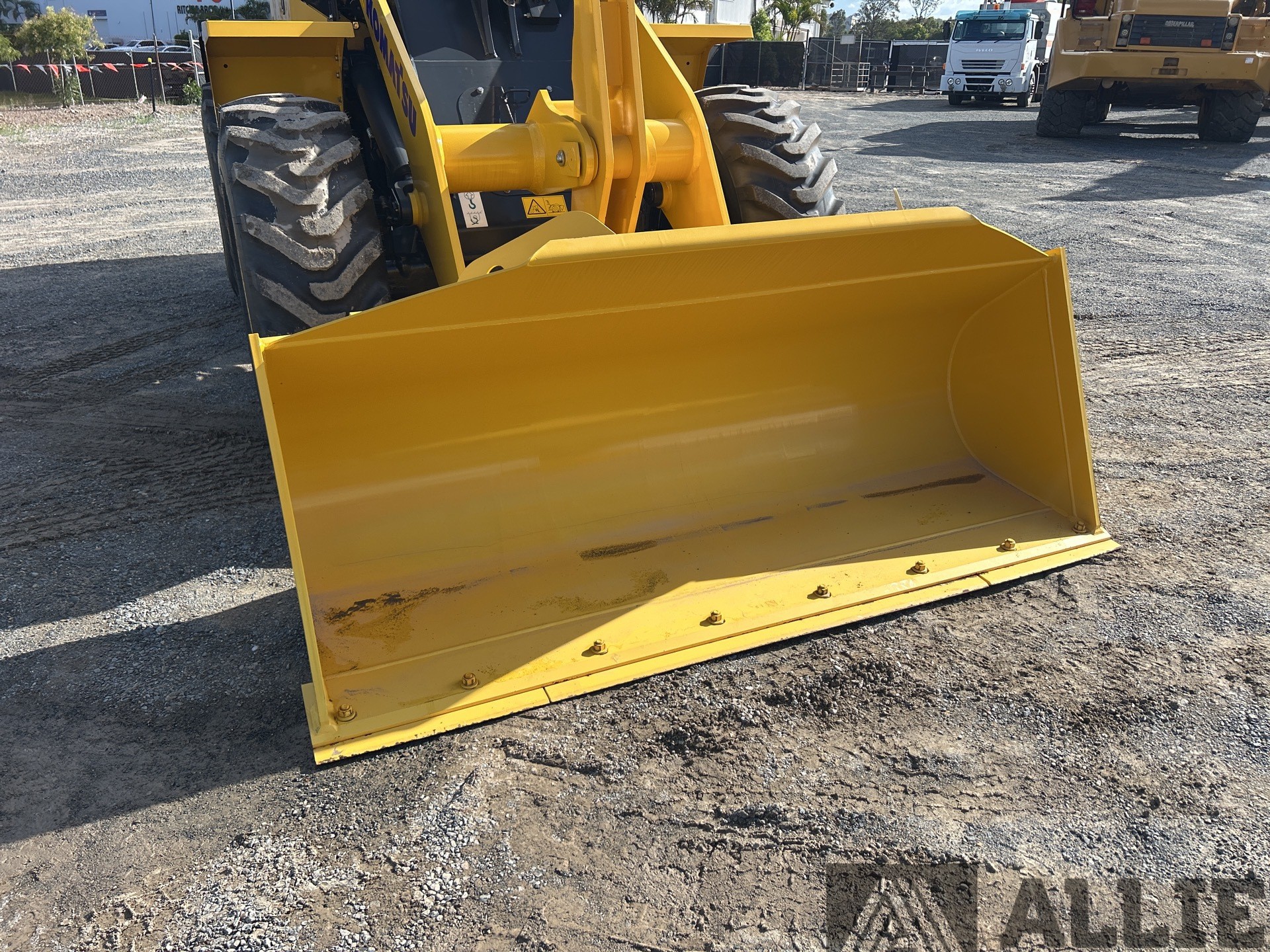 2023 KOMATSU WA100-8 WHEEL LOADER