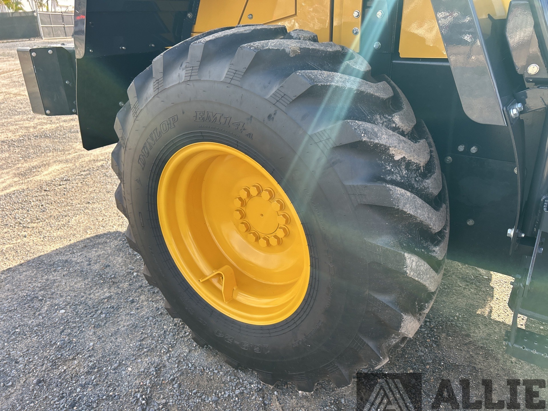 2023 KOMATSU WA100-8 WHEEL LOADER