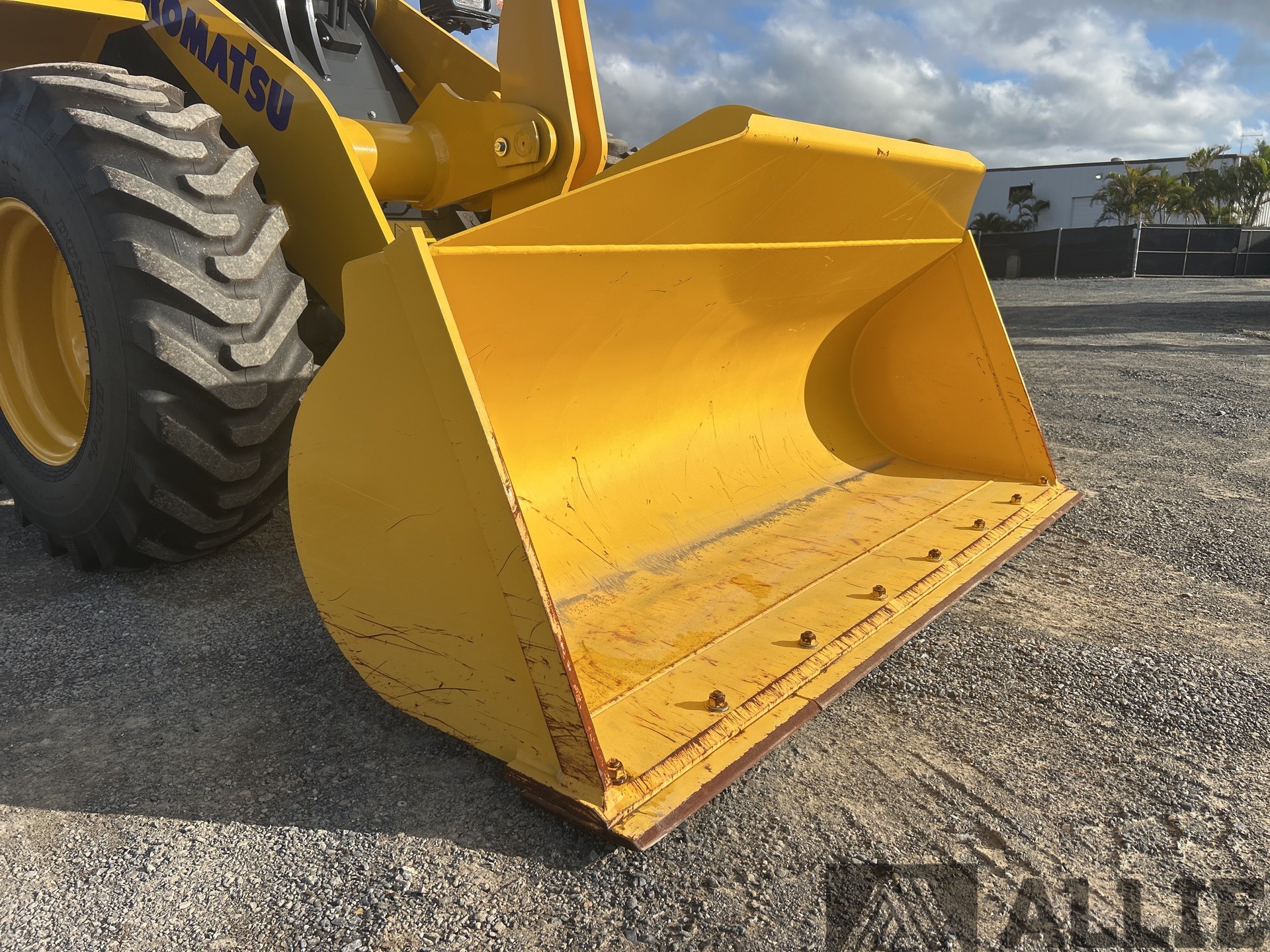 2023 KOMATSU WA100-8 WHEEL LOADER