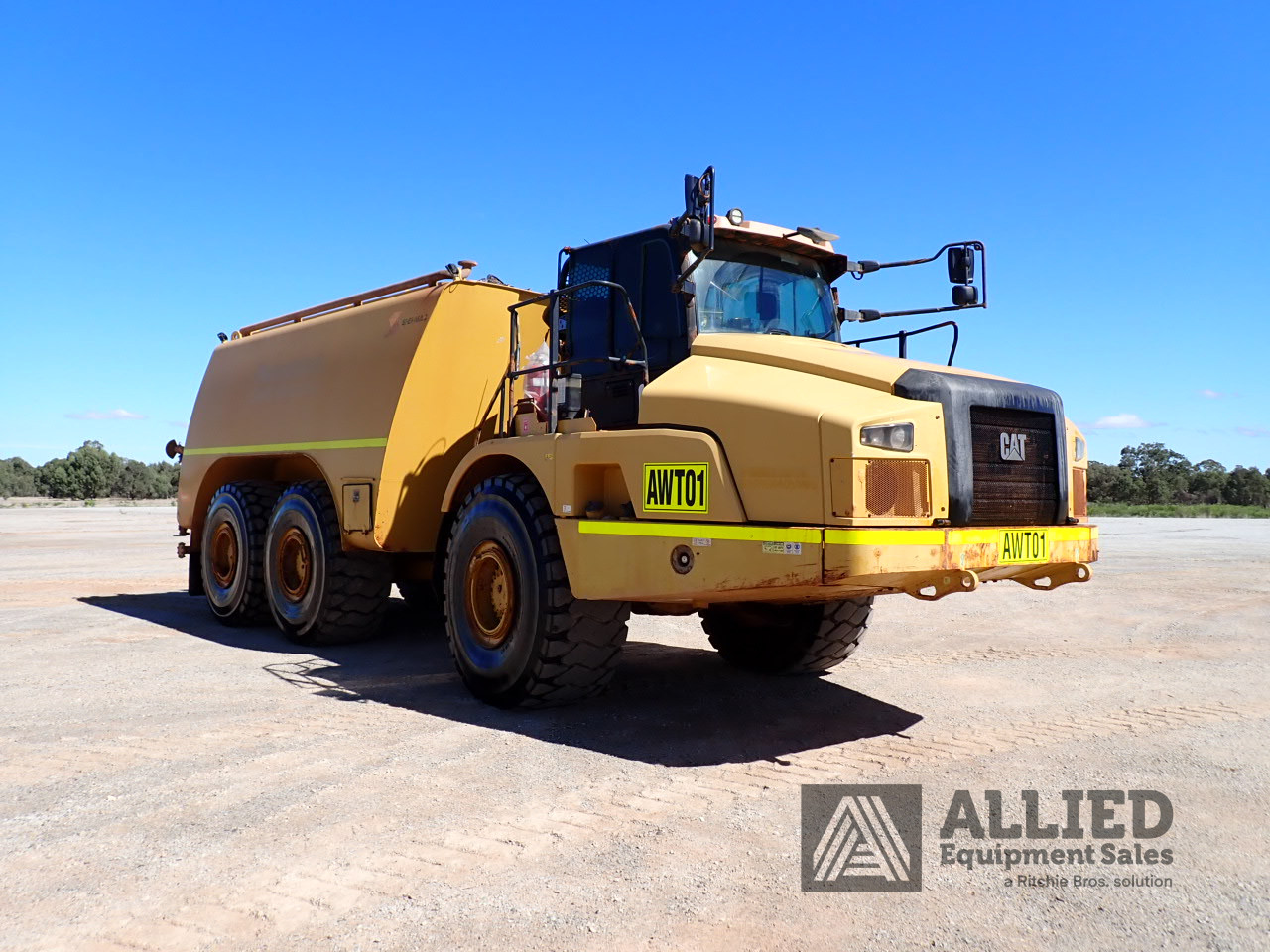 2019 CATERPILLAR 740GC ARTICULATED WATER TRUCK