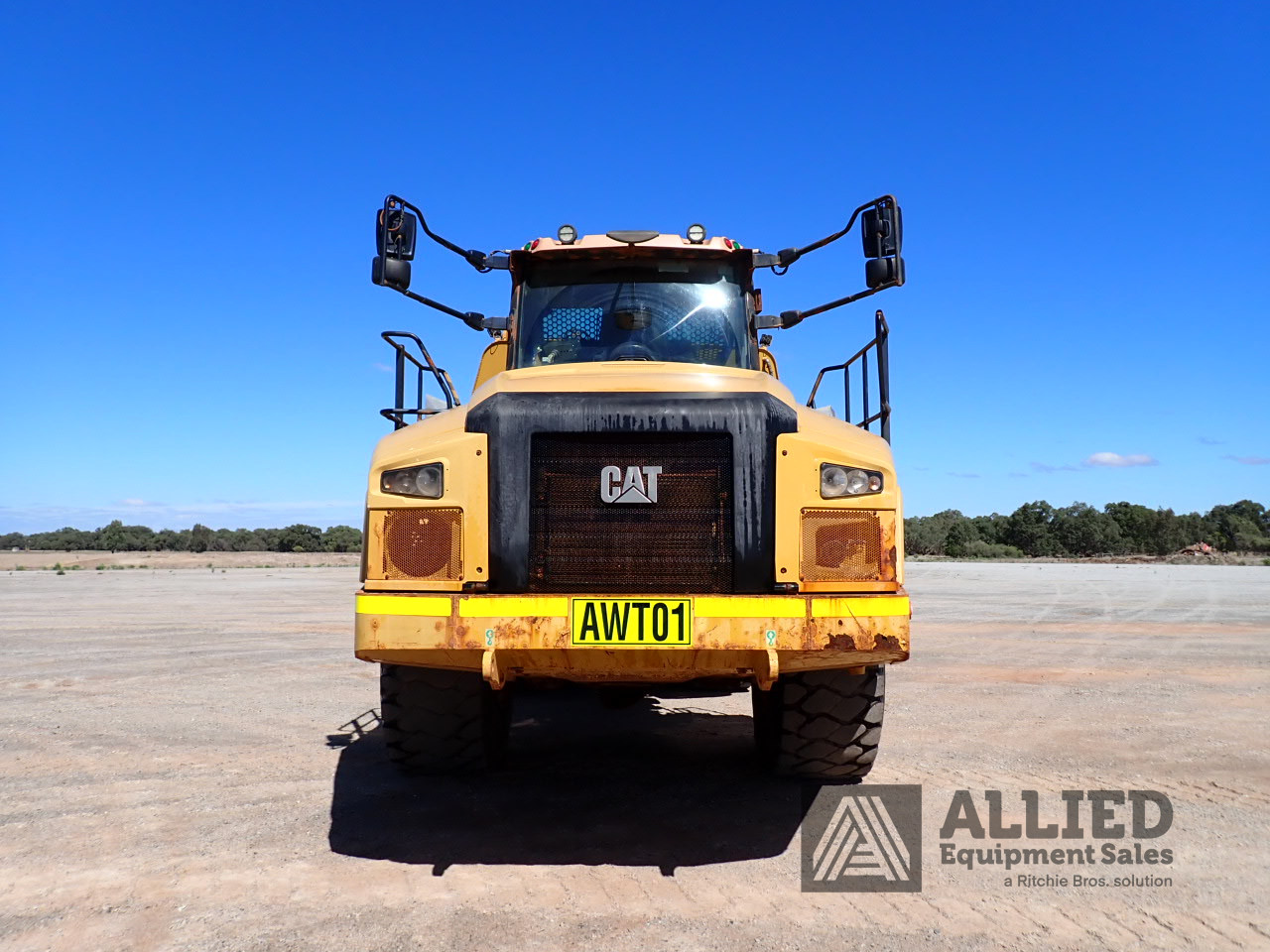 2019 CATERPILLAR 740GC ARTICULATED WATER TRUCK