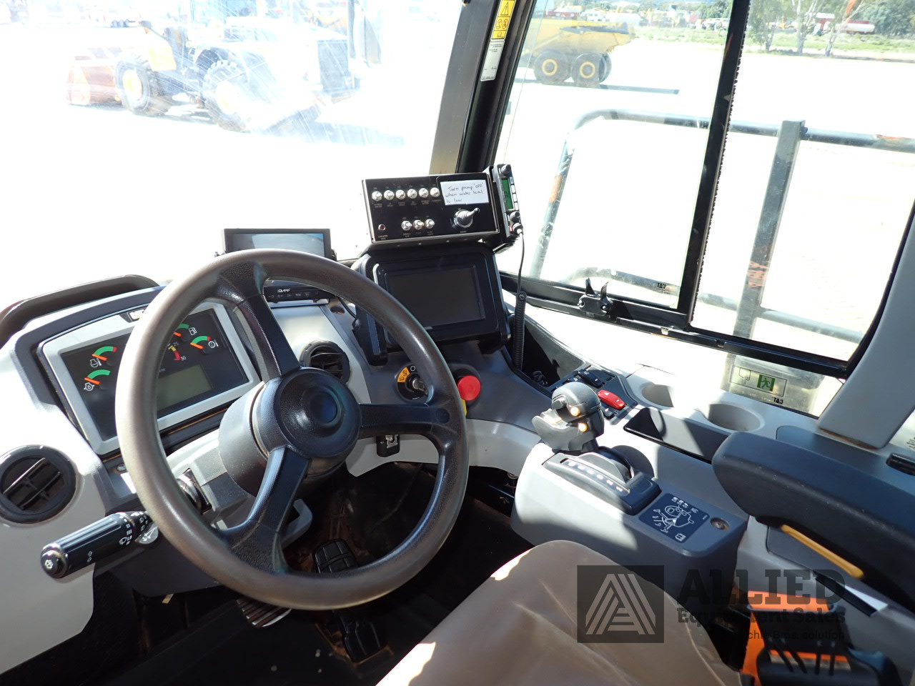 2019 CATERPILLAR 740GC ARTICULATED WATER TRUCK