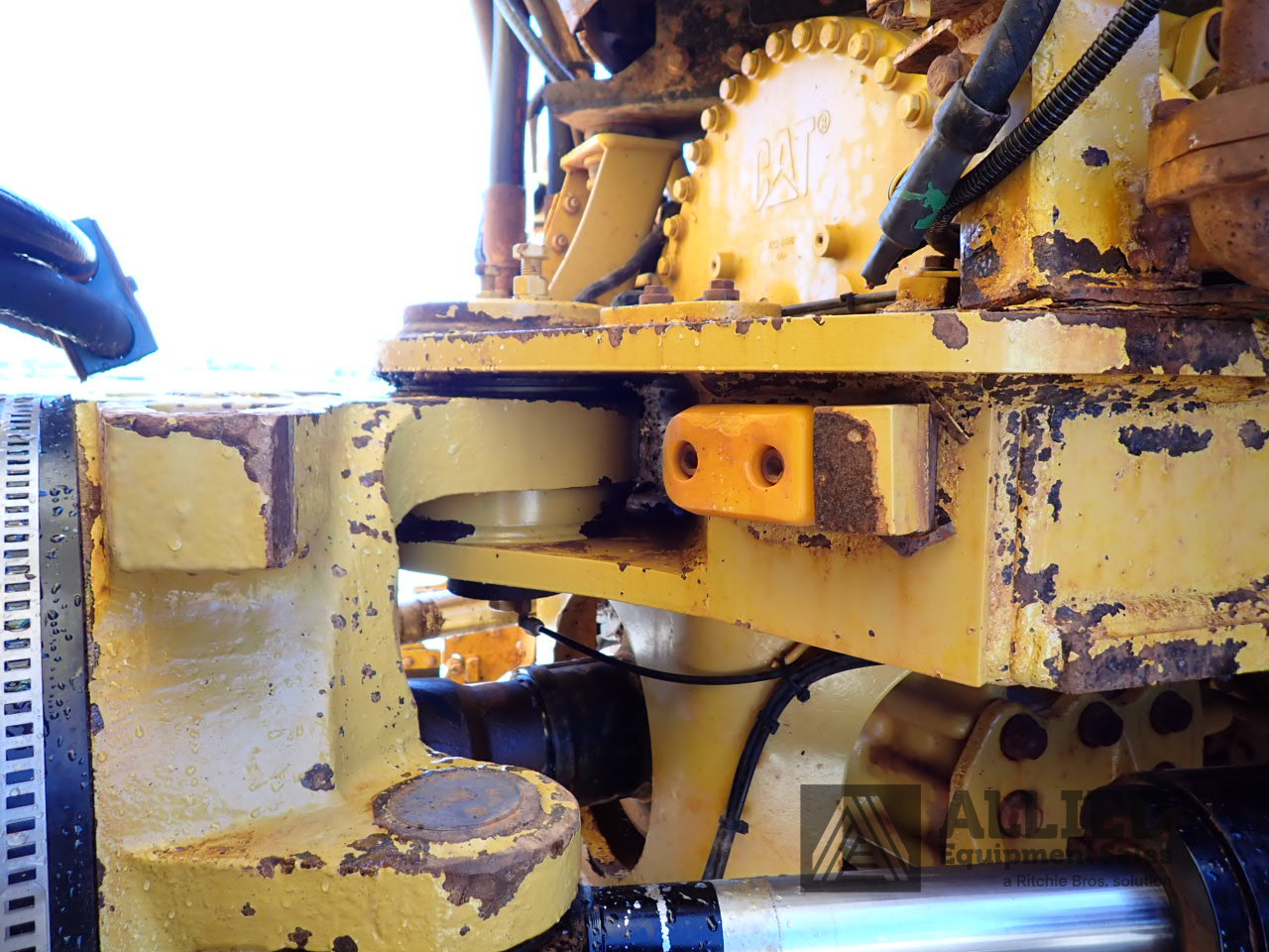 2019 CATERPILLAR 740GC ARTICULATED WATER TRUCK
