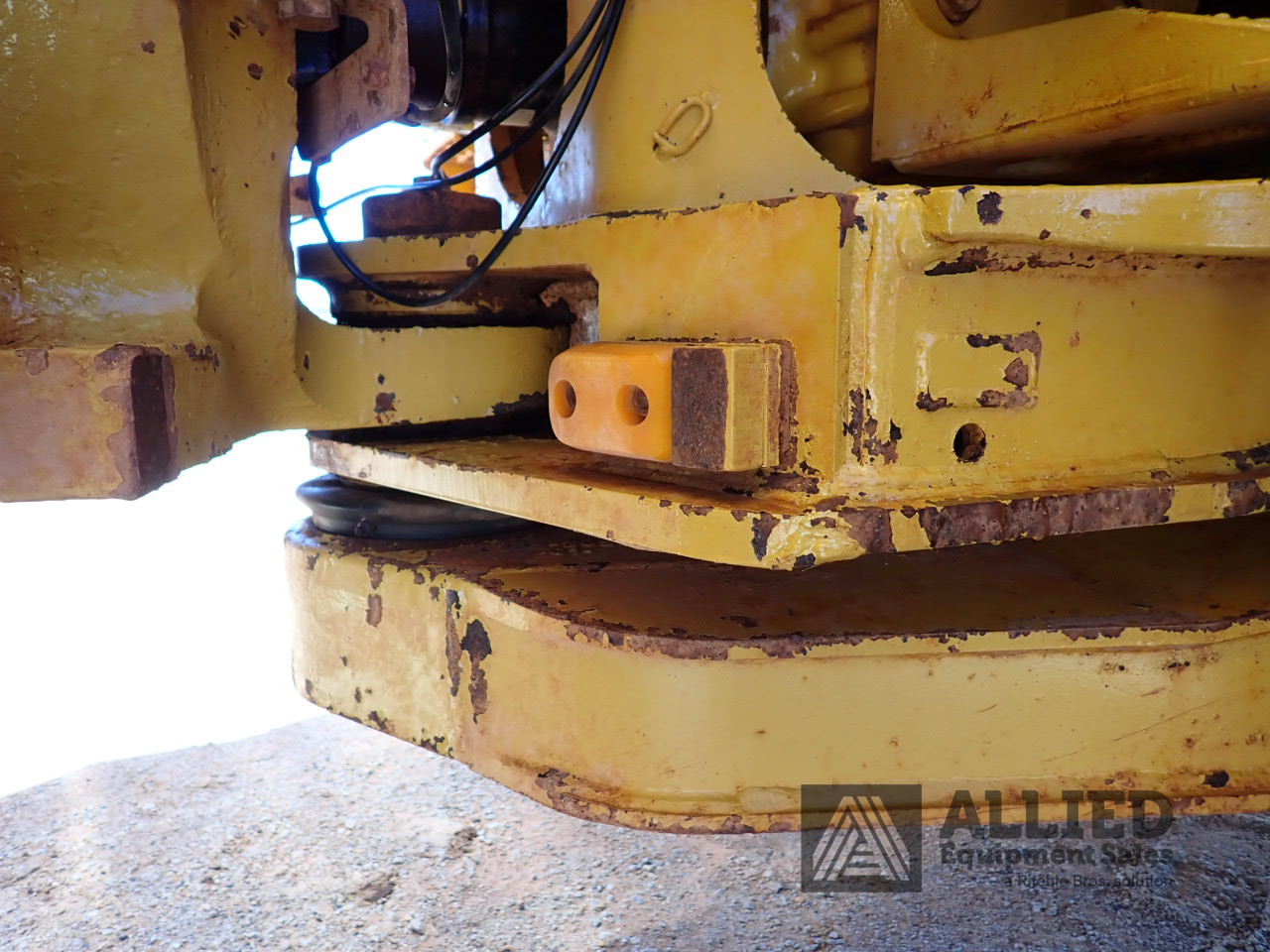 2019 CATERPILLAR 740GC ARTICULATED WATER TRUCK