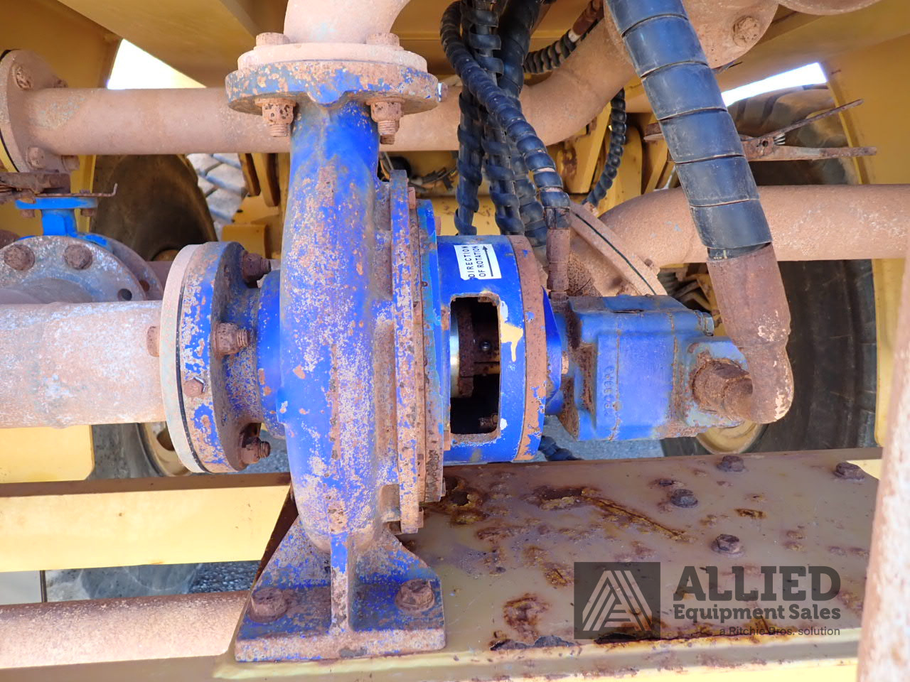 2019 CATERPILLAR 740GC ARTICULATED WATER TRUCK