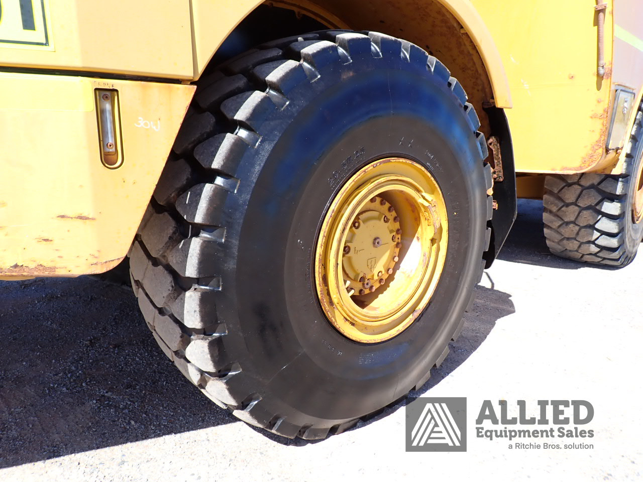 2019 CATERPILLAR 740GC ARTICULATED WATER TRUCK