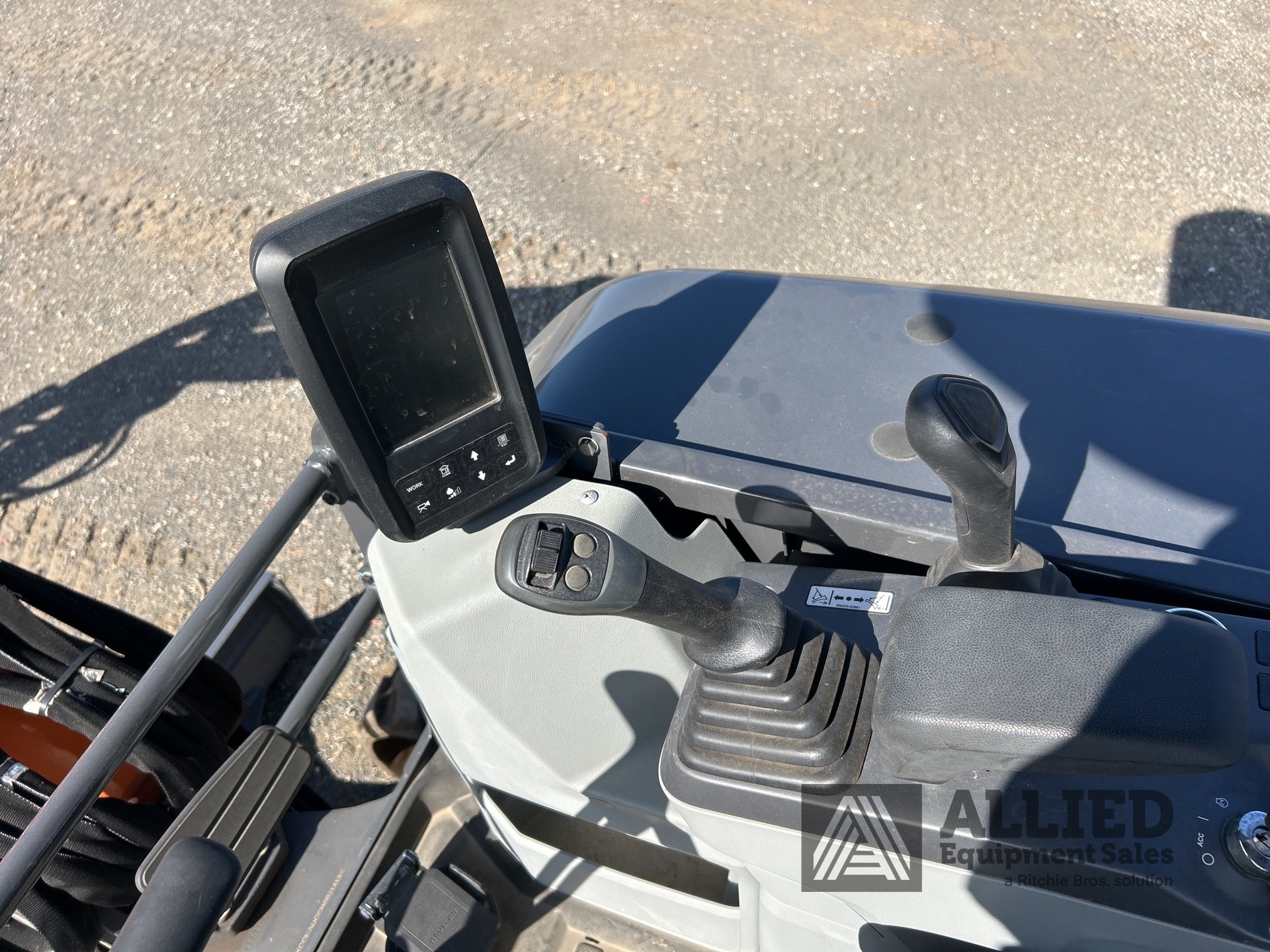 2024 Develon DX27Z-7M Mini Excavator (Unused)