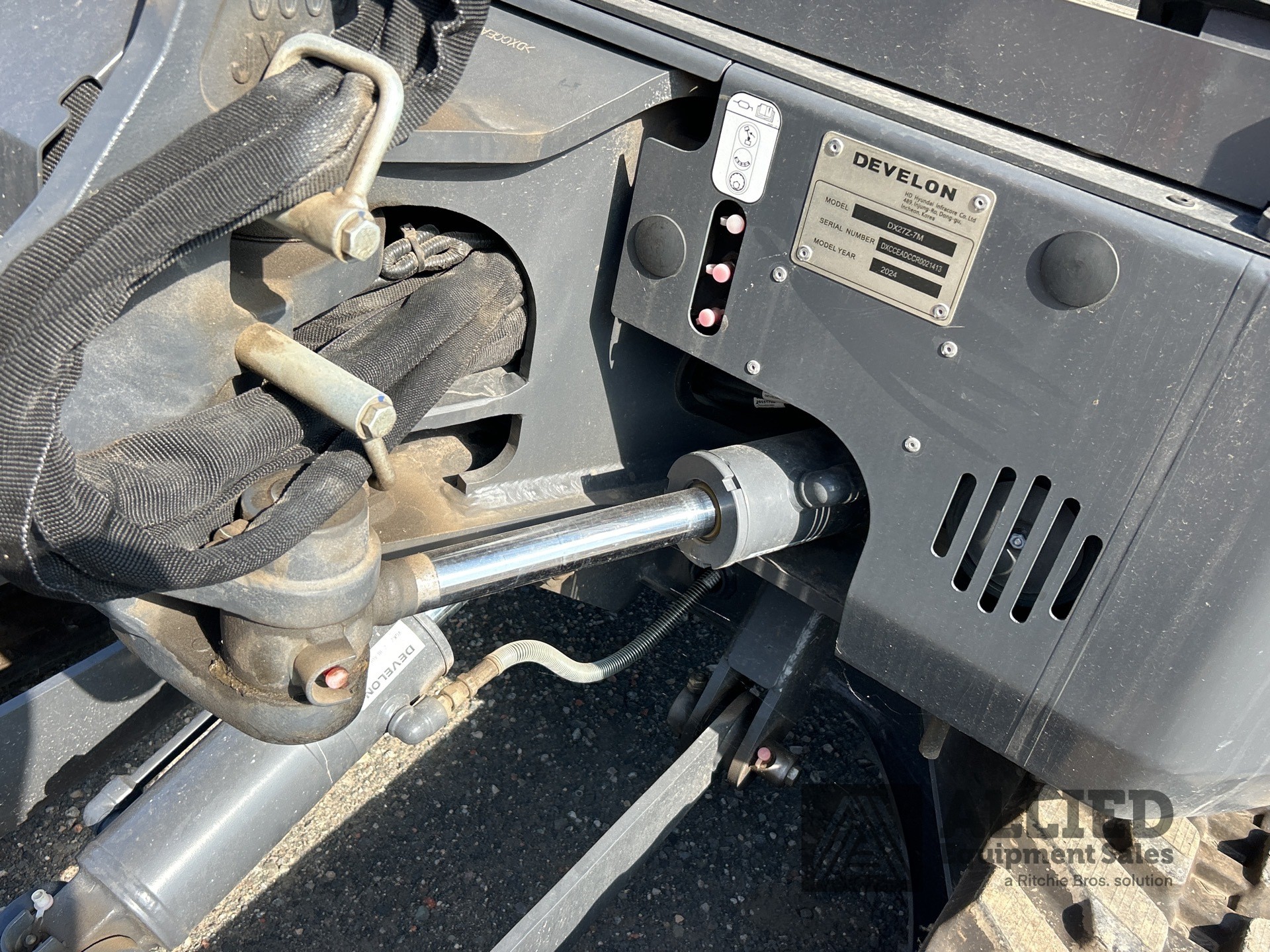 2024 Develon DX27Z-7M Mini Excavator (Unused)