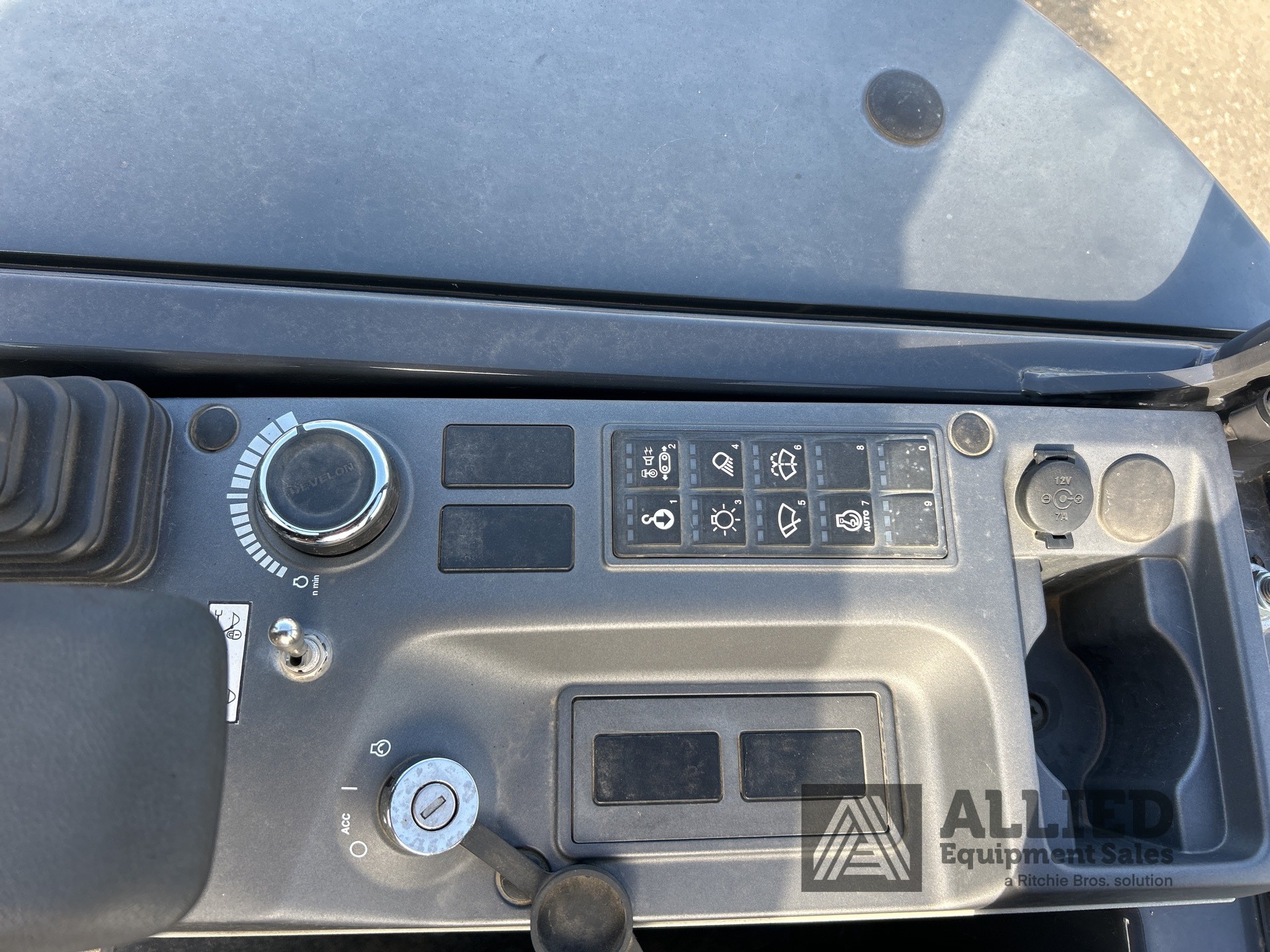 2024 Develon DX27Z-7M Mini Excavator (Unused)