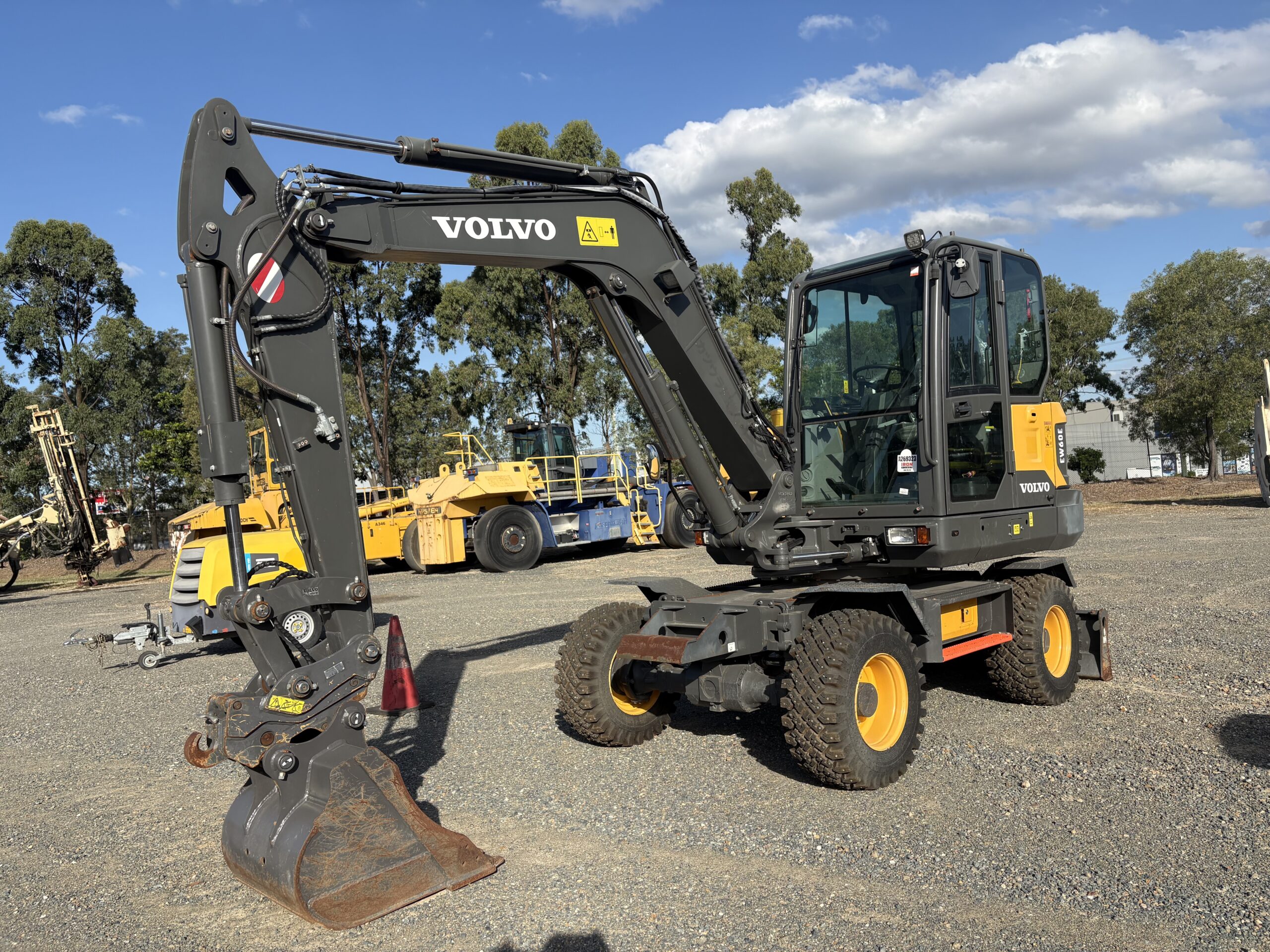 2021 VOLVO EW60E WHEEL EXCAVATOR