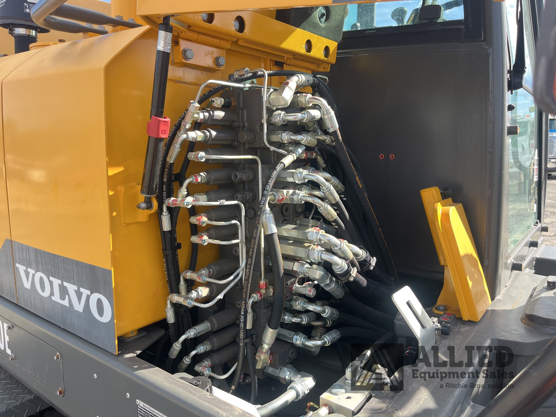 2021 VOLVO EW60E WHEEL EXCAVATOR