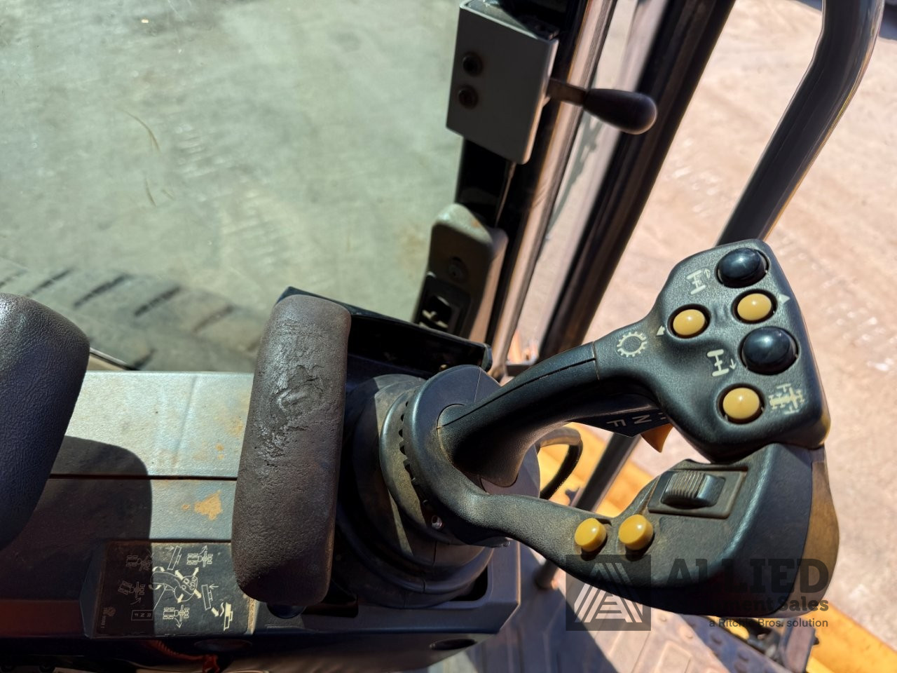 2015 CATERPILLAR 160M MOTOR GRADER