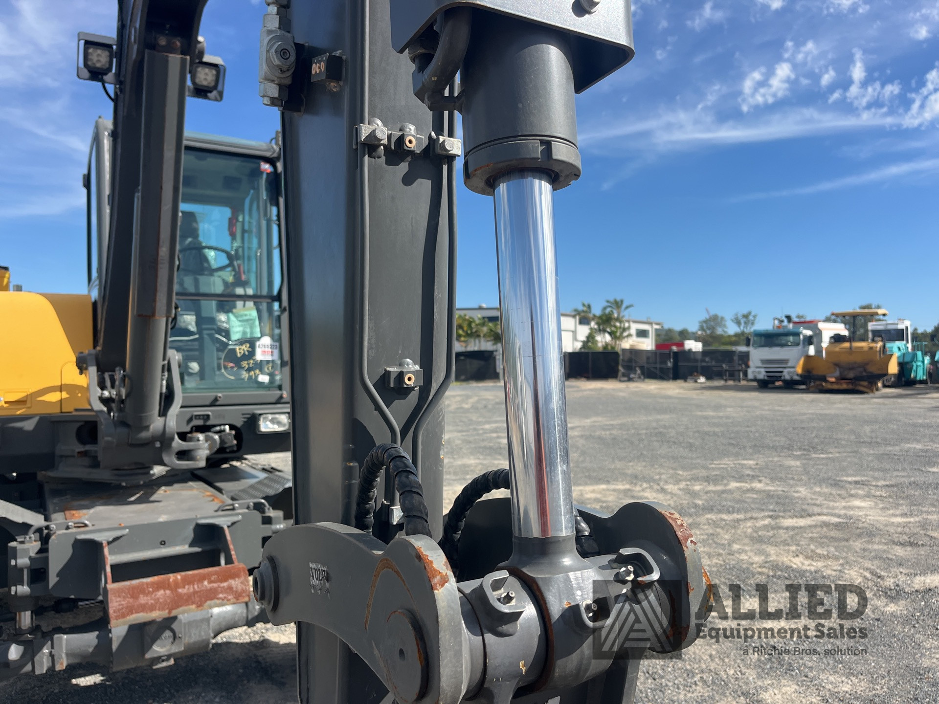 2021 VOLVO EW60E WHEEL EXCAVATOR