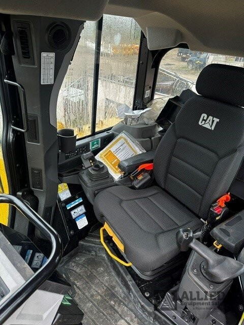 2024 CATERPILLAR D6 LGP VPAT TRACK TYPE TRACTOR