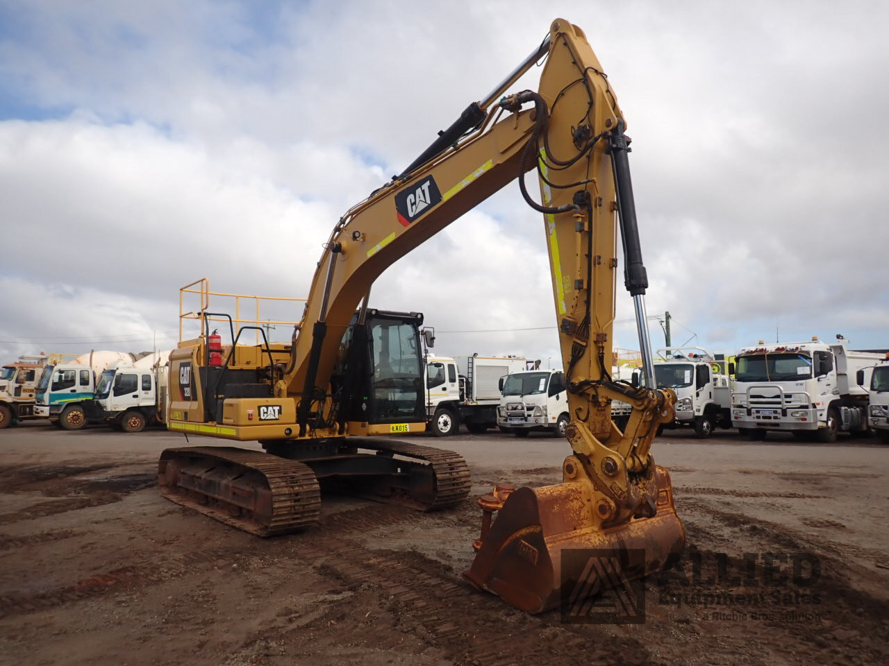 2018 CATERPILLAR 320 HYDRAULIC EXCAVATOR