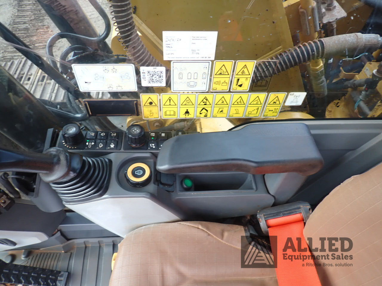 2018 CATERPILLAR 320 HYDRAULIC EXCAVATOR