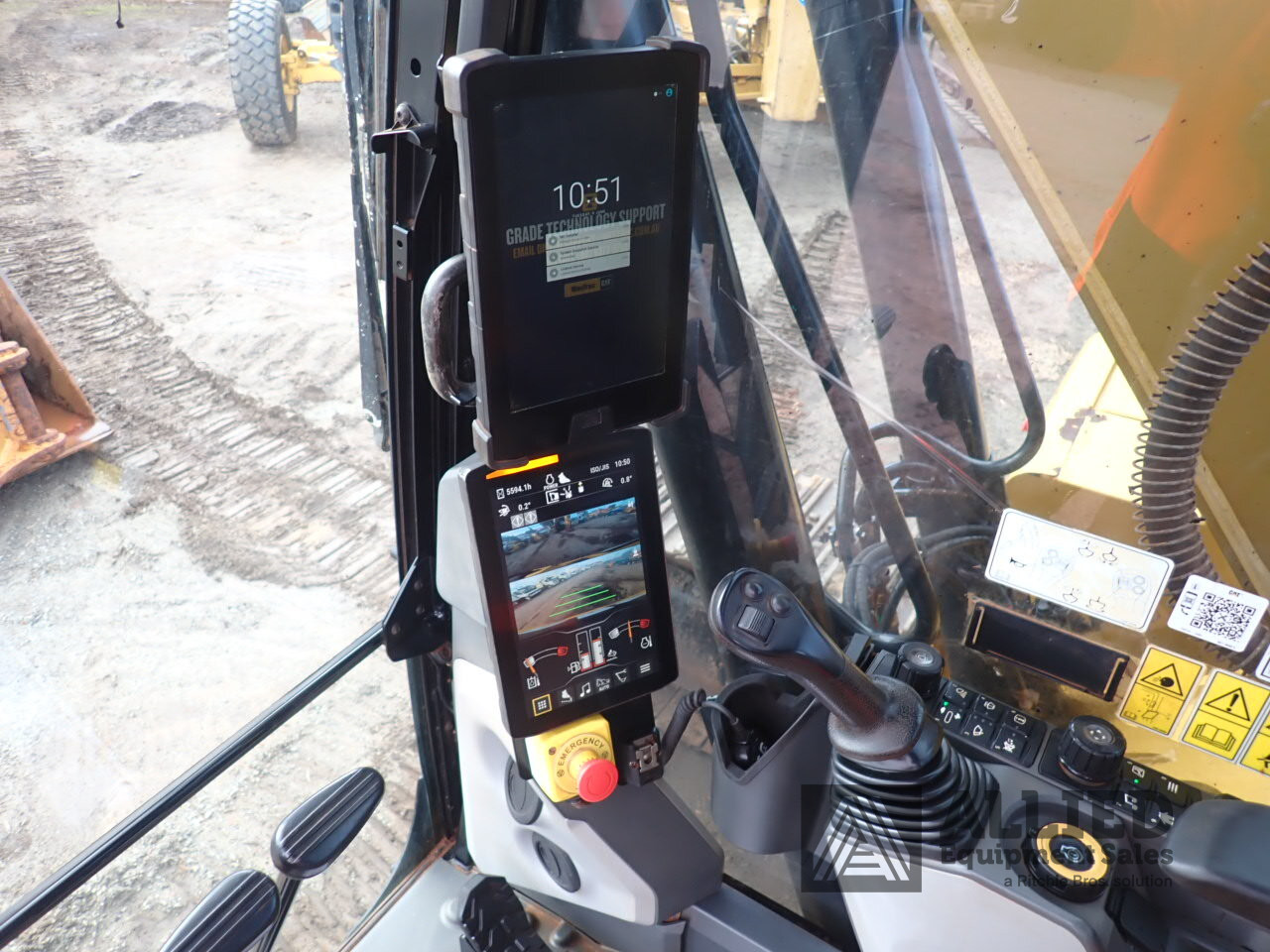 2018 CATERPILLAR 320 HYDRAULIC EXCAVATOR