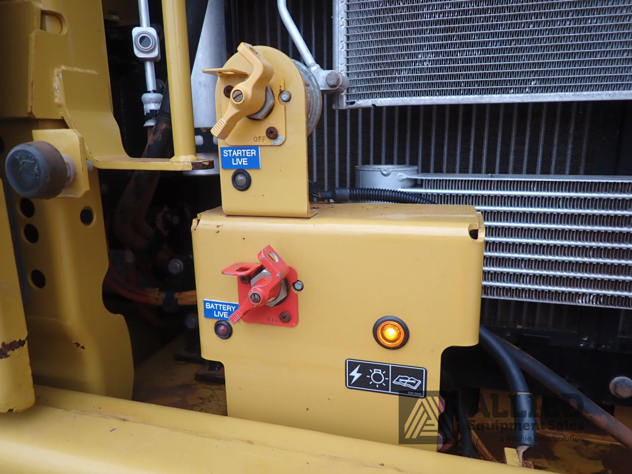 2018 CATERPILLAR 320 HYDRAULIC EXCAVATOR