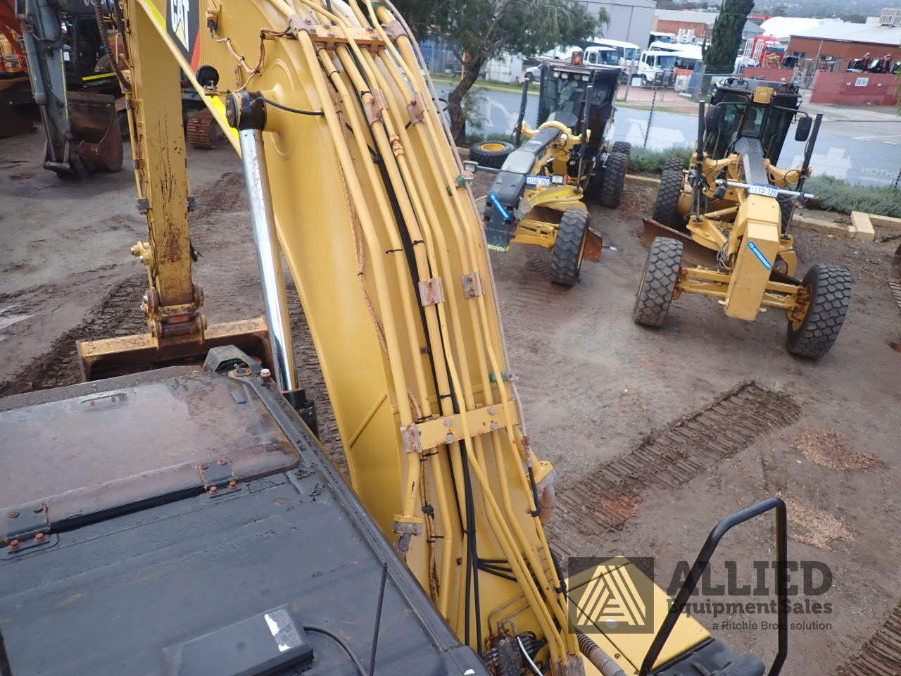 2018 CATERPILLAR 320 HYDRAULIC EXCAVATOR