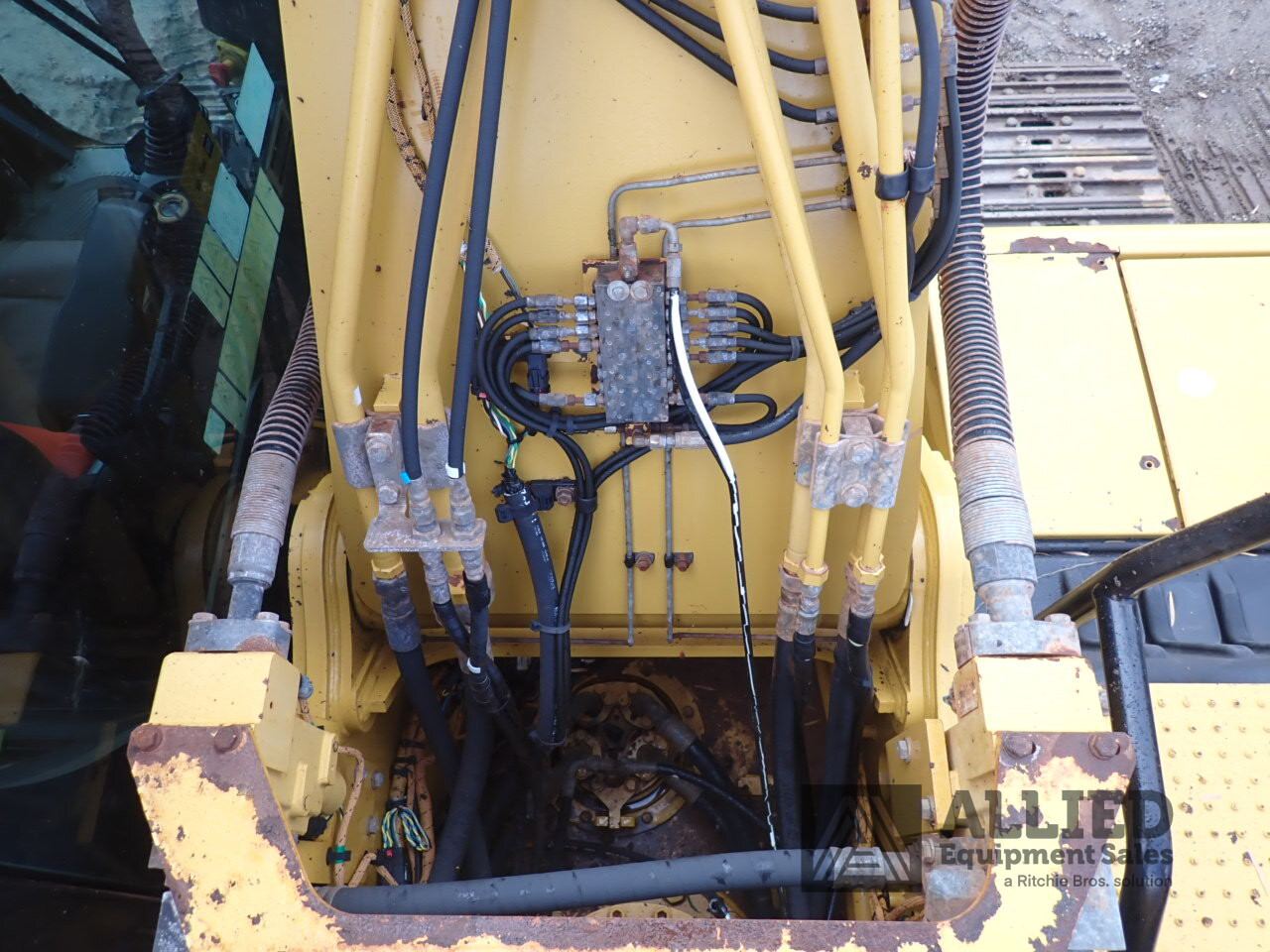 2018 CATERPILLAR 320 HYDRAULIC EXCAVATOR