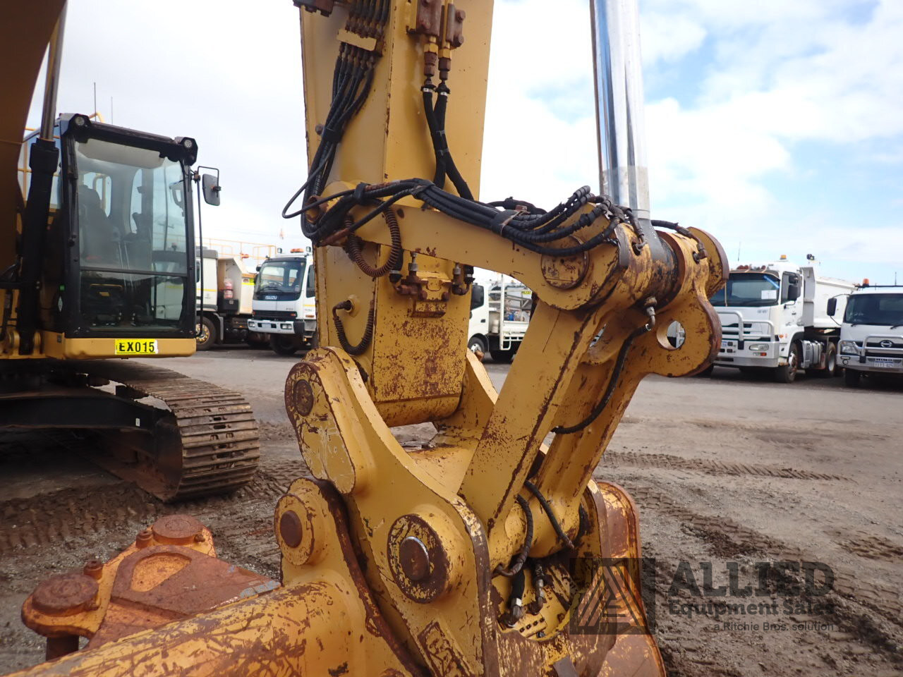 2018 CATERPILLAR 320 HYDRAULIC EXCAVATOR