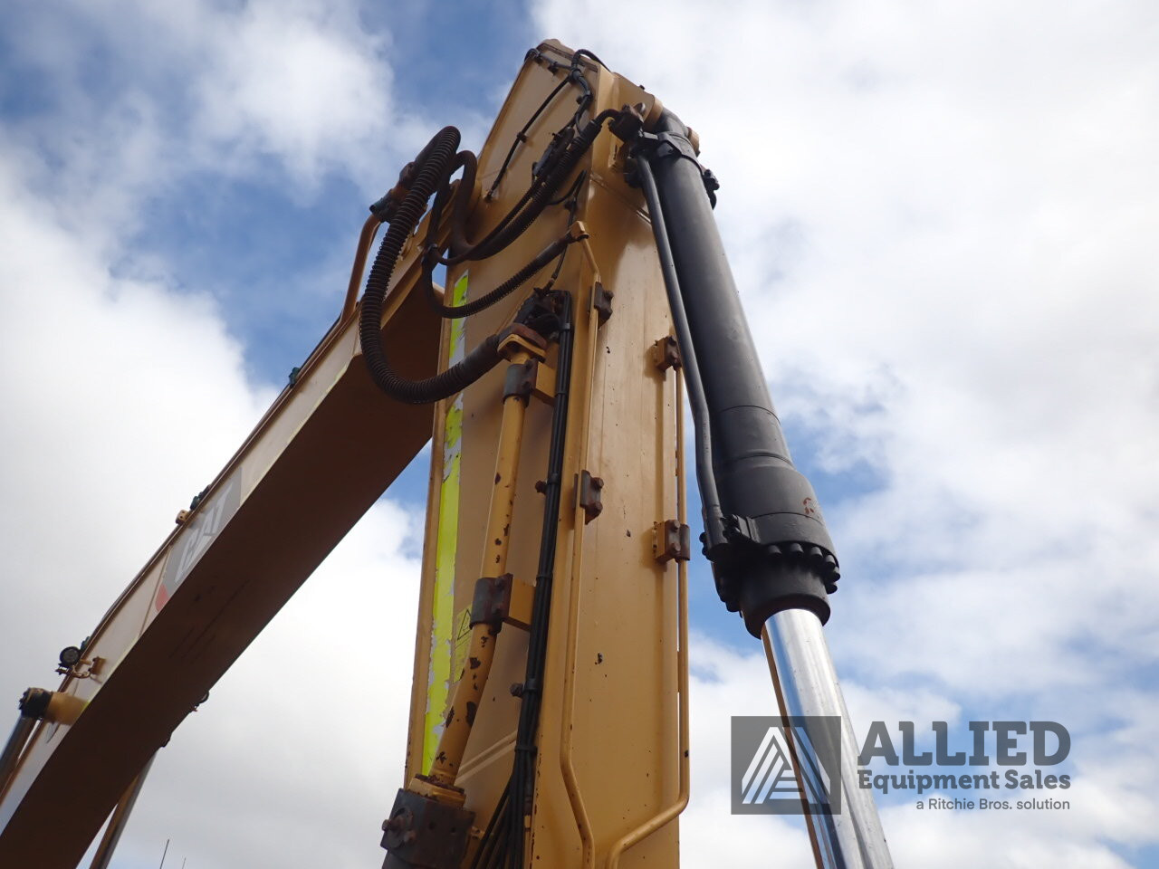 2018 CATERPILLAR 320 HYDRAULIC EXCAVATOR