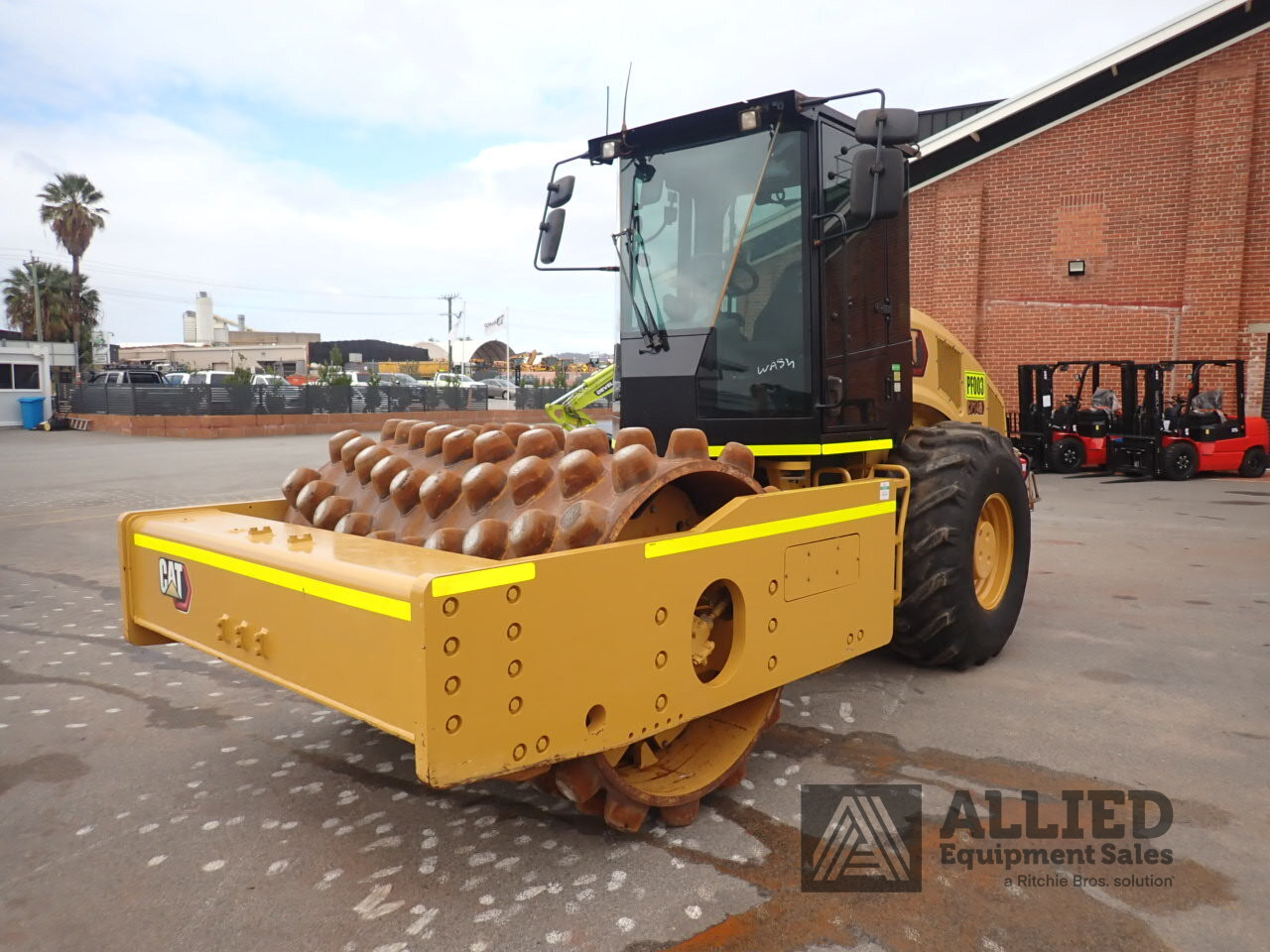 2022 CATERPILLAR CP74B PADFOOT ROLLER