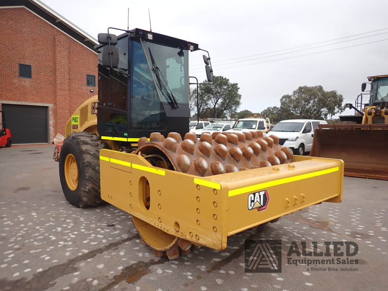 2022 CATERPILLAR CP74B PADFOOT ROLLER