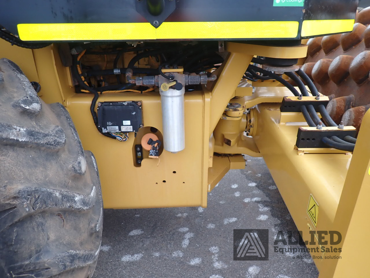 2022 CATERPILLAR CP74B PADFOOT ROLLER